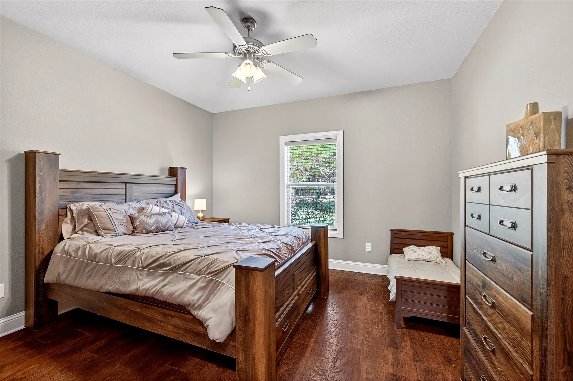Single Family Residence For Sale in Grayson County , 315 Homesite Road, Pottsboro, Texas 75076, 4 Bedroom, 4 Bathroom, 4 Garage spaces, 2,585 Sqft, built in 2014, mls#21395903, Real Estate Agent in Pottsboro, Homes For Sale in Grayson county, Homes For Sale in Pottsboro, Realtor in Pottsboro Texas, Real Estate Brokerage Independent Realty Texas, Luminita Cordes Realtor