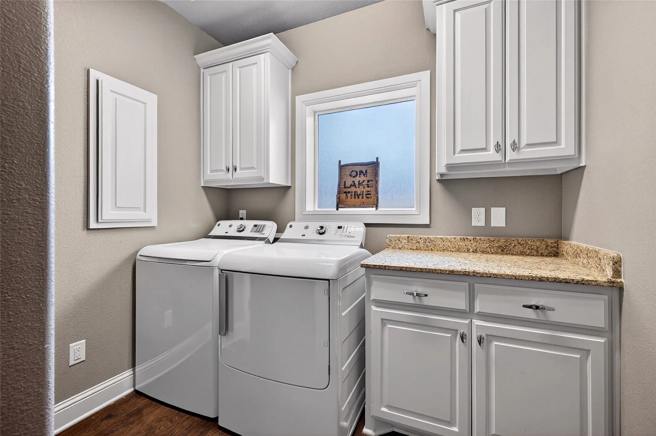 Single Family Residence For Sale in Grayson County , 315 Homesite Road, Pottsboro, Texas 75076, 4 Bedroom, 4 Bathroom, 4 Garage spaces, 2,585 Sqft, built in 2014, mls#21395903, Real Estate Agent in Pottsboro, Homes For Sale in Grayson county, Homes For Sale in Pottsboro, Realtor in Pottsboro Texas, Real Estate Brokerage Independent Realty Texas, Luminita Cordes Realtor