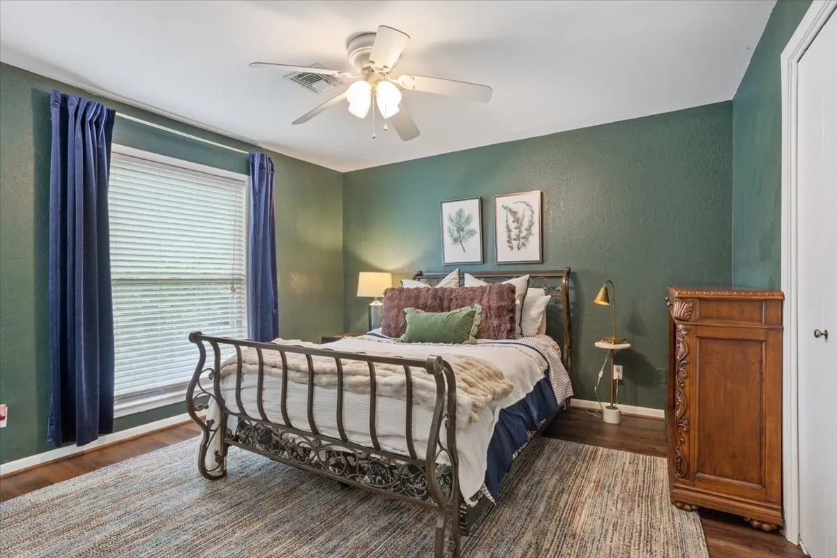 Single Family Residence For Sale in Mc Lennan County , 2424 Richards Drive, Waco, Texas 76710, 4 Bedroom, 3 Bathroom, 2 Garage spaces, 3,141 Sqft, built in 1974, mls#21395426, Real Estate Agent in Waco, Homes For Sale in Mc Lennan county, Homes For Sale in Waco, Realtor in Waco Texas, Real Estate Brokerage Independent Realty Texas, Luminita Cordes Realtor