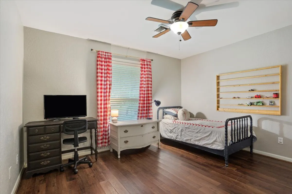 Single Family Residence For Sale in Mc Lennan County , 2424 Richards Drive, Waco, Texas 76710, 4 Bedroom, 3 Bathroom, 2 Garage spaces, 3,141 Sqft, built in 1974, mls#21395426, Real Estate Agent in Waco, Homes For Sale in Mc Lennan county, Homes For Sale in Waco, Realtor in Waco Texas, Real Estate Brokerage Independent Realty Texas, Luminita Cordes Realtor