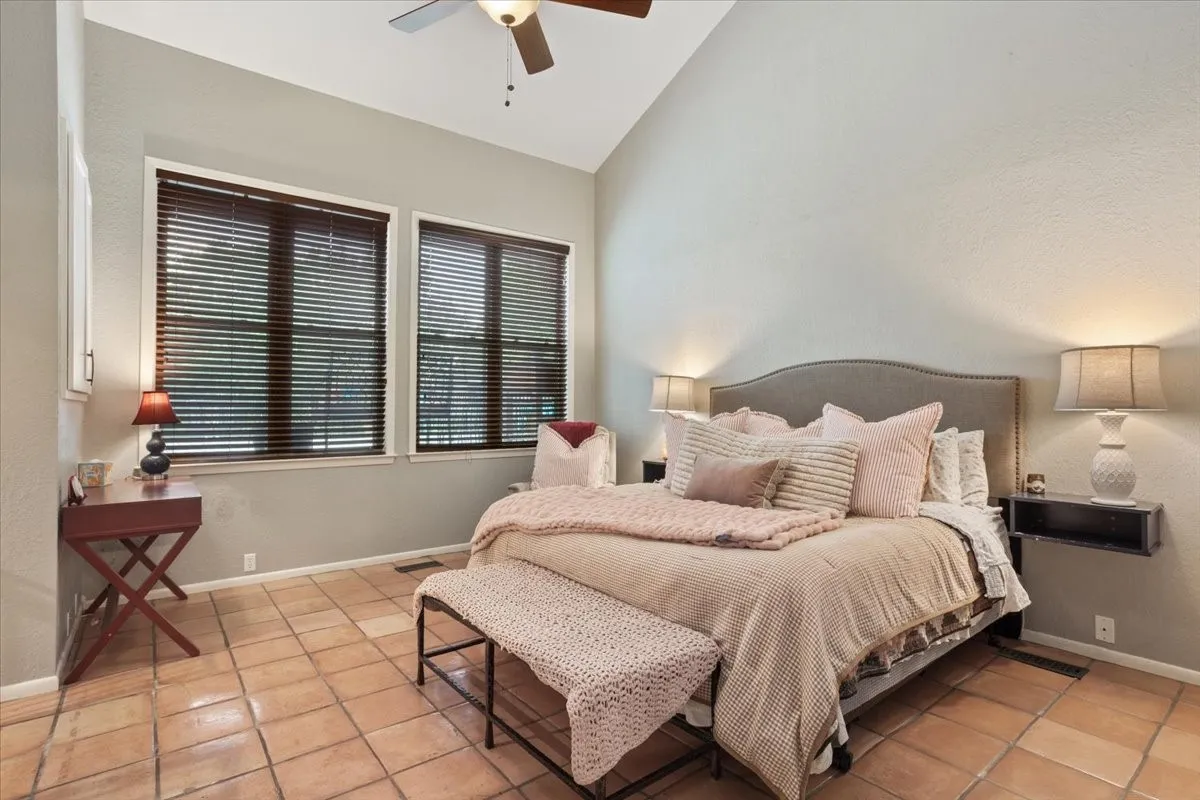 Single Family Residence For Sale in Mc Lennan County , 2424 Richards Drive, Waco, Texas 76710, 4 Bedroom, 3 Bathroom, 2 Garage spaces, 3,141 Sqft, built in 1974, mls#21395426, Real Estate Agent in Waco, Homes For Sale in Mc Lennan county, Homes For Sale in Waco, Realtor in Waco Texas, Real Estate Brokerage Independent Realty Texas, Luminita Cordes Realtor