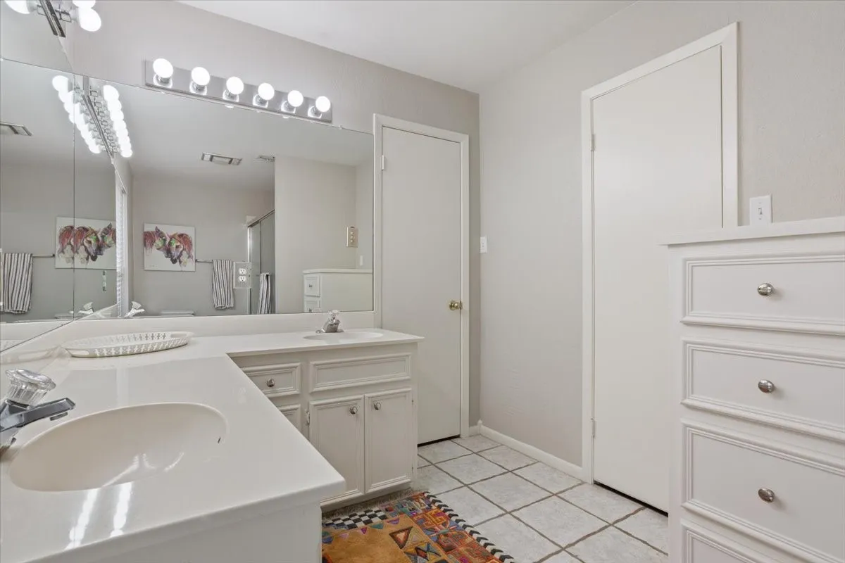 Single Family Residence For Sale in Mc Lennan County , 2424 Richards Drive, Waco, Texas 76710, 4 Bedroom, 3 Bathroom, 2 Garage spaces, 3,141 Sqft, built in 1974, mls#21395426, Real Estate Agent in Waco, Homes For Sale in Mc Lennan county, Homes For Sale in Waco, Realtor in Waco Texas, Real Estate Brokerage Independent Realty Texas, Luminita Cordes Realtor