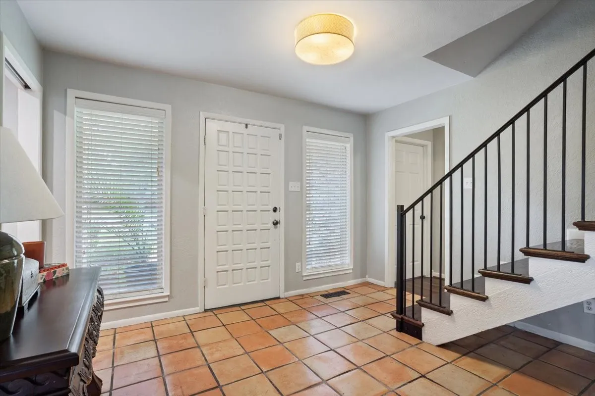 Single Family Residence For Sale in Mc Lennan County , 2424 Richards Drive, Waco, Texas 76710, 4 Bedroom, 3 Bathroom, 2 Garage spaces, 3,141 Sqft, built in 1974, mls#21395426, Real Estate Agent in Waco, Homes For Sale in Mc Lennan county, Homes For Sale in Waco, Realtor in Waco Texas, Real Estate Brokerage Independent Realty Texas, Luminita Cordes Realtor