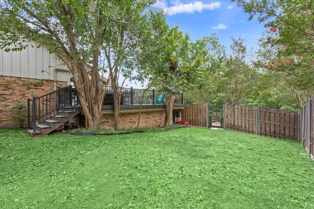 Single Family Residence For Sale in Mc Lennan County , 2424 Richards Drive, Waco, Texas 76710, 4 Bedroom, 3 Bathroom, 2 Garage spaces, 3,141 Sqft, built in 1974, mls#21395426, Real Estate Agent in Waco, Homes For Sale in Mc Lennan county, Homes For Sale in Waco, Realtor in Waco Texas, Real Estate Brokerage Independent Realty Texas, Luminita Cordes Realtor