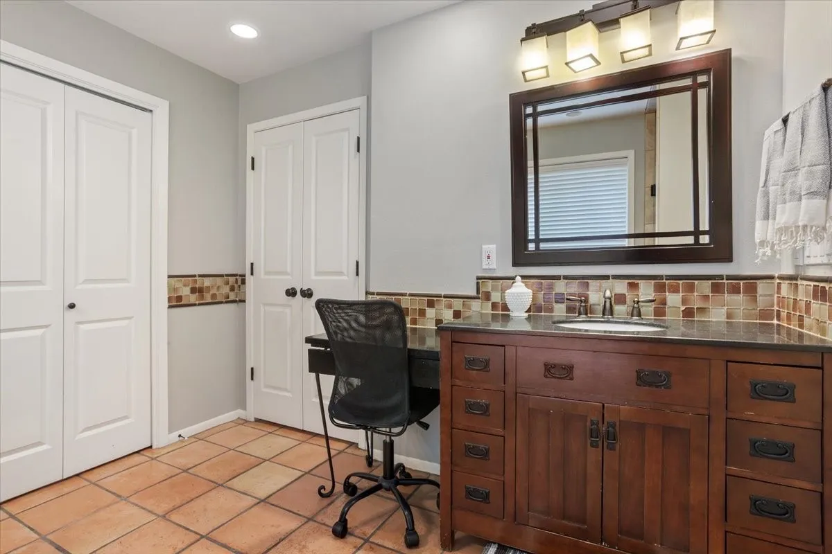 Single Family Residence For Sale in Mc Lennan County , 2424 Richards Drive, Waco, Texas 76710, 4 Bedroom, 3 Bathroom, 2 Garage spaces, 3,141 Sqft, built in 1974, mls#21395426, Real Estate Agent in Waco, Homes For Sale in Mc Lennan county, Homes For Sale in Waco, Realtor in Waco Texas, Real Estate Brokerage Independent Realty Texas, Luminita Cordes Realtor