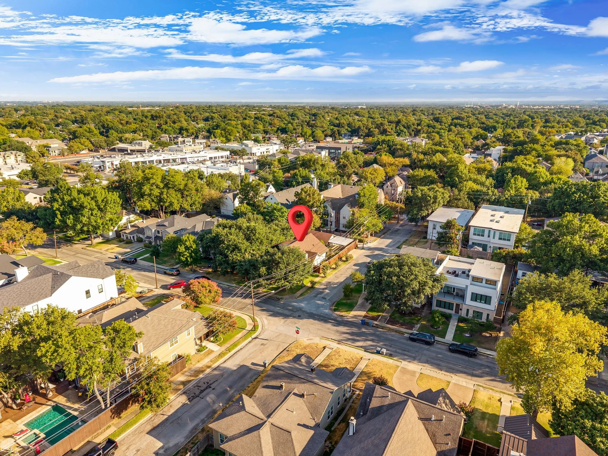 Single Family Residence For Sale in Dallas County , 6002 Prospect Avenue, Dallas, Texas 75206, 4 Bedroom, 3 Bathroom, 2 Garage spaces, 2,676 Sqft, built in 2002, mls#21394480, Real Estate Agent in Dallas, Homes For Sale in Dallas county, Homes For Sale in Dallas, Realtor in Dallas Texas, Real Estate Brokerage Independent Realty Texas, Luminita Cordes Realtor