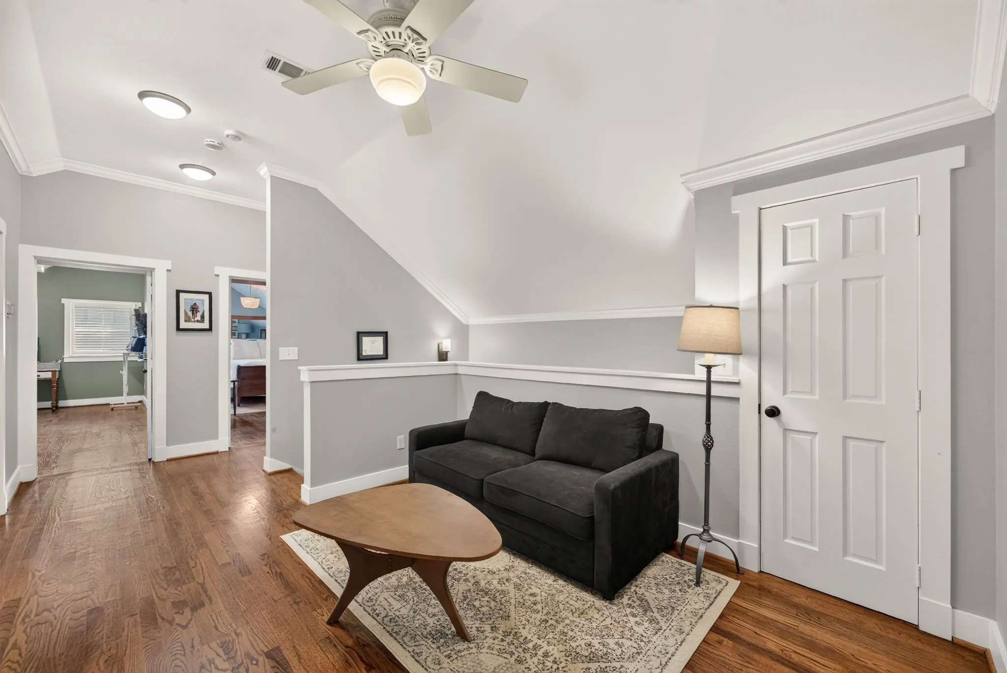 Single Family Residence For Sale in Dallas County , 6002 Prospect Avenue, Dallas, Texas 75206, 4 Bedroom, 3 Bathroom, 2 Garage spaces, 2,676 Sqft, built in 2002, mls#21394480, Real Estate Agent in Dallas, Homes For Sale in Dallas county, Homes For Sale in Dallas, Realtor in Dallas Texas, Real Estate Brokerage Independent Realty Texas, Luminita Cordes Realtor