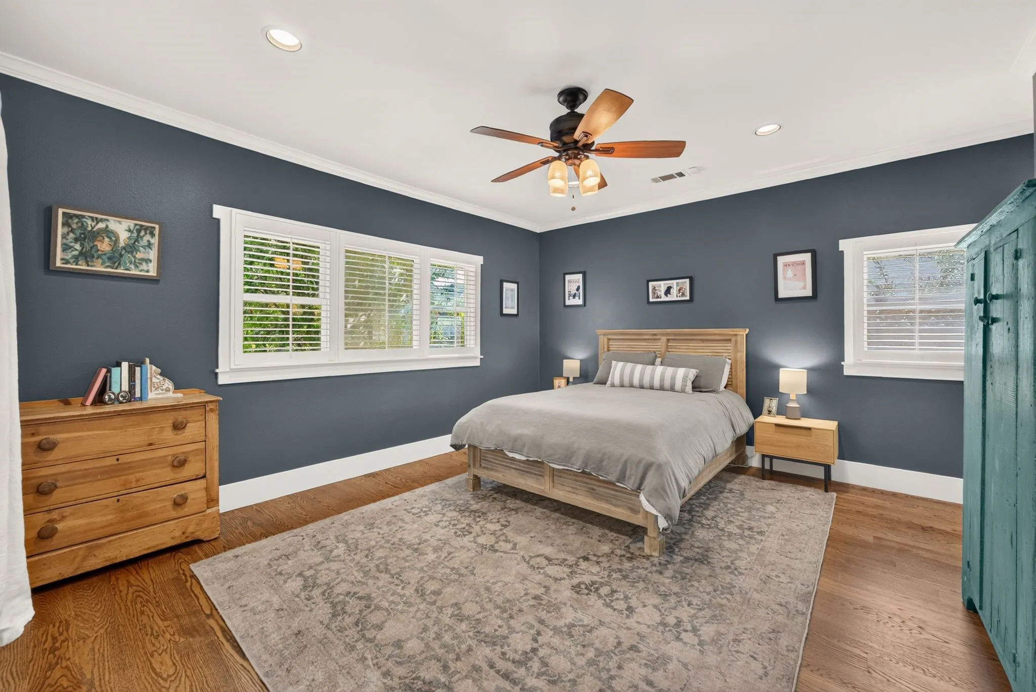 Single Family Residence For Sale in Dallas County , 6002 Prospect Avenue, Dallas, Texas 75206, 4 Bedroom, 3 Bathroom, 2 Garage spaces, 2,676 Sqft, built in 2002, mls#21394480, Real Estate Agent in Dallas, Homes For Sale in Dallas county, Homes For Sale in Dallas, Realtor in Dallas Texas, Real Estate Brokerage Independent Realty Texas, Luminita Cordes Realtor