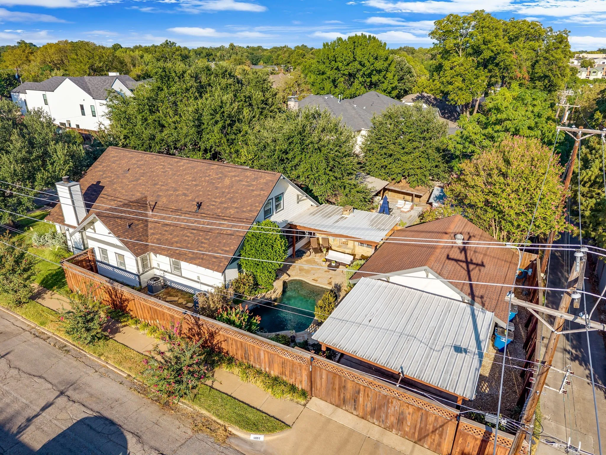 Single Family Residence For Sale in Dallas County , 6002 Prospect Avenue, Dallas, Texas 75206, 4 Bedroom, 3 Bathroom, 2 Garage spaces, 2,676 Sqft, built in 2002, mls#21394480, Real Estate Agent in Dallas, Homes For Sale in Dallas county, Homes For Sale in Dallas, Realtor in Dallas Texas, Real Estate Brokerage Independent Realty Texas, Luminita Cordes Realtor