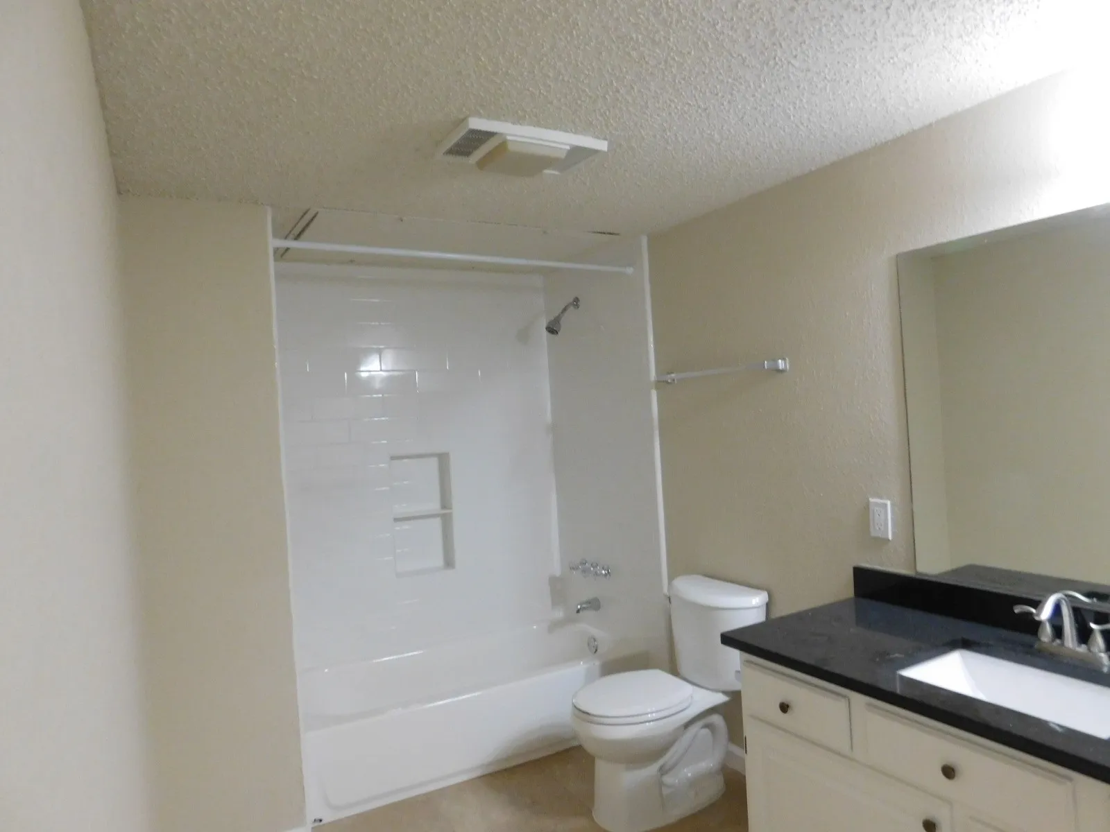 Townhouse For Rent in Dallas County , 1511 Grantbrook Lane, Dallas, Texas 75228, 2 Bedroom, 2 Bathroom, 2 Garage spaces, 1,237 Sqft, built in 1981, mls#21395977, Real Estate Agent in Dallas, Homes For Rent in Dallas county, Homes For Rent in Dallas, Realtor in Dallas Texas, Real Estate Brokerage Independent Realty Texas, Luminita Cordes Realtor