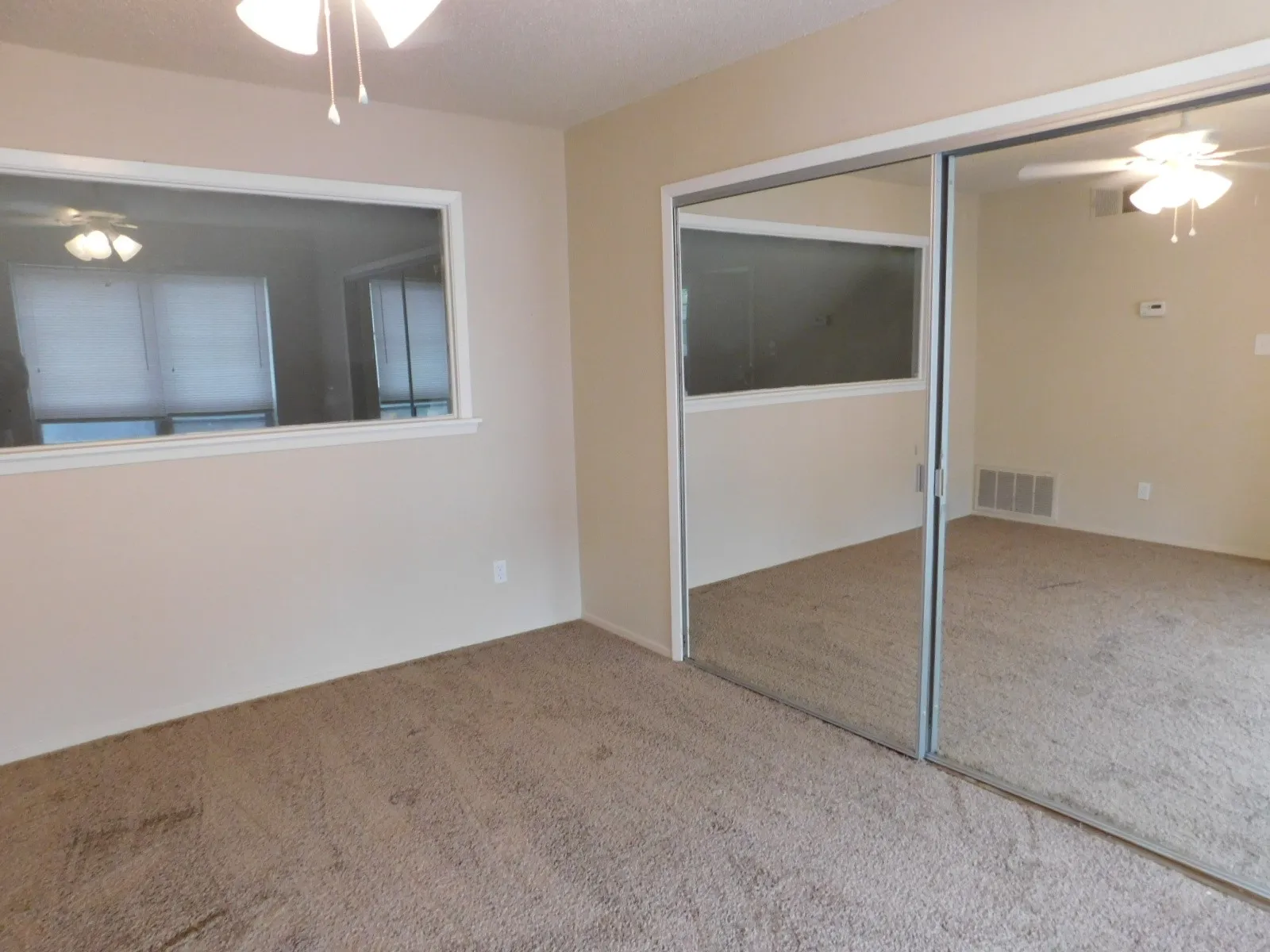 Townhouse For Rent in Dallas County , 1511 Grantbrook Lane, Dallas, Texas 75228, 2 Bedroom, 2 Bathroom, 2 Garage spaces, 1,237 Sqft, built in 1981, mls#21395977, Real Estate Agent in Dallas, Homes For Rent in Dallas county, Homes For Rent in Dallas, Realtor in Dallas Texas, Real Estate Brokerage Independent Realty Texas, Luminita Cordes Realtor
