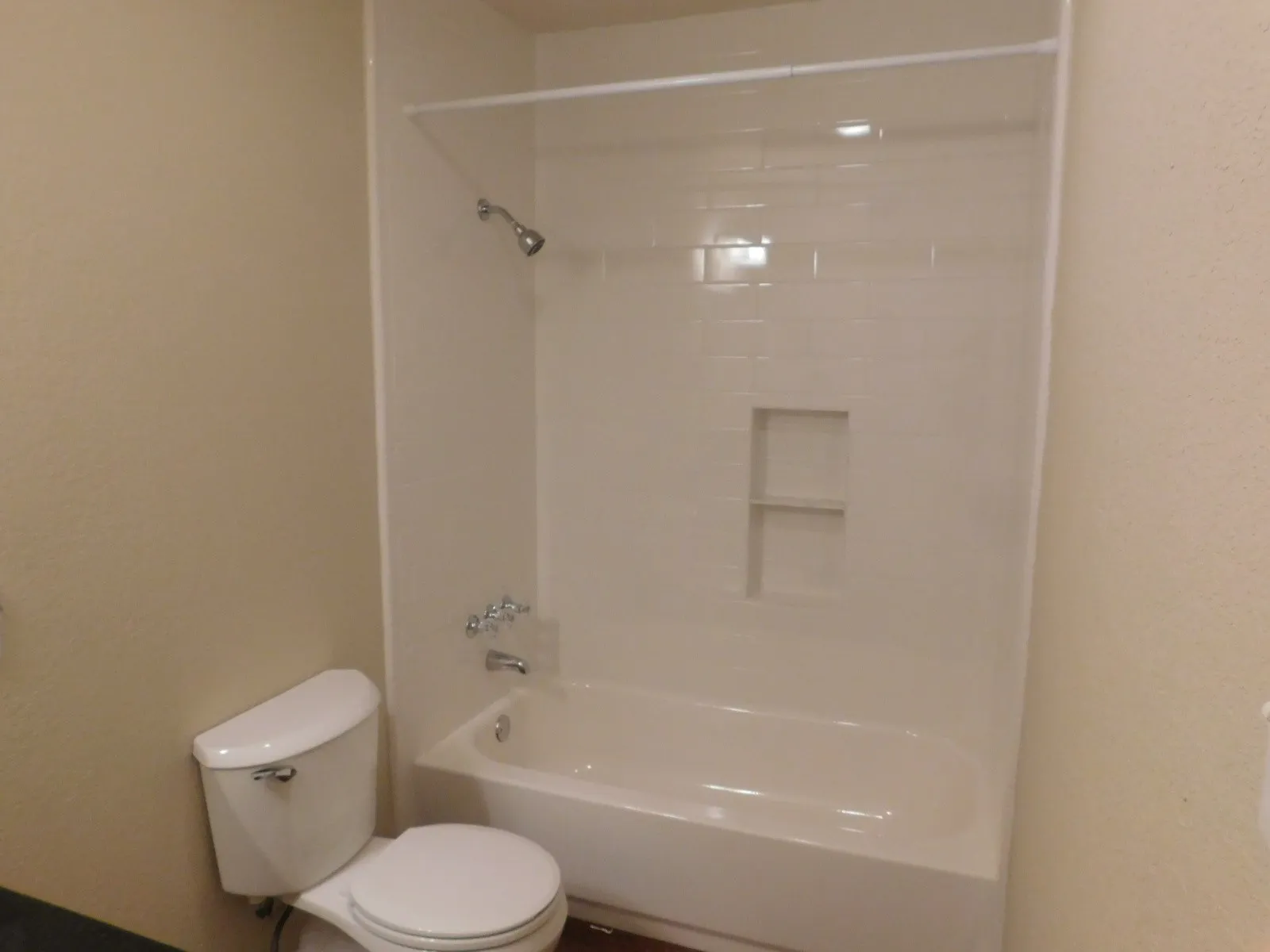 Townhouse For Rent in Dallas County , 1511 Grantbrook Lane, Dallas, Texas 75228, 2 Bedroom, 2 Bathroom, 2 Garage spaces, 1,237 Sqft, built in 1981, mls#21395977, Real Estate Agent in Dallas, Homes For Rent in Dallas county, Homes For Rent in Dallas, Realtor in Dallas Texas, Real Estate Brokerage Independent Realty Texas, Luminita Cordes Realtor