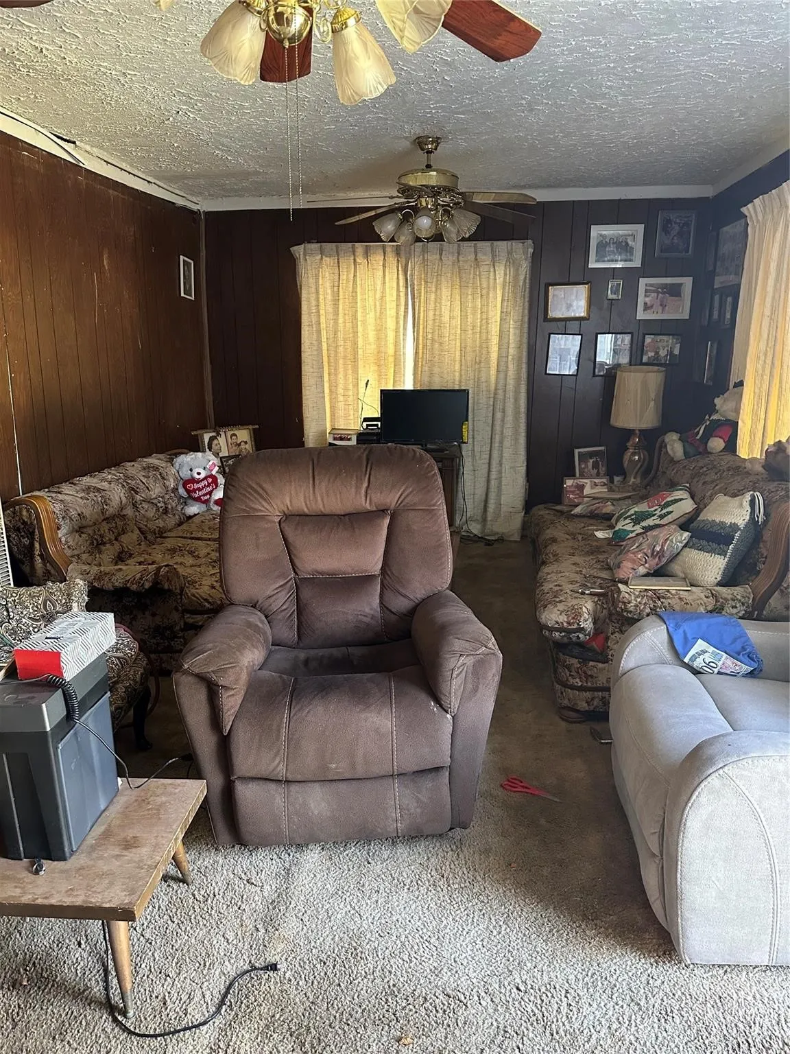 Single Family Residence For Sale in Tarrant County , 1121 Griggs Avenue, Fort Worth, Texas 76105, 3 Bedroom, 2 Bathroom, Garage spaces, 1,314 Sqft, built in 1948, mls#21396261, Real Estate Agent in Fort Worth, Homes For Sale in Tarrant county, Homes For Sale in Fort Worth, Realtor in Fort Worth Texas, Real Estate Brokerage Independent Realty Texas, Luminita Cordes Realtor