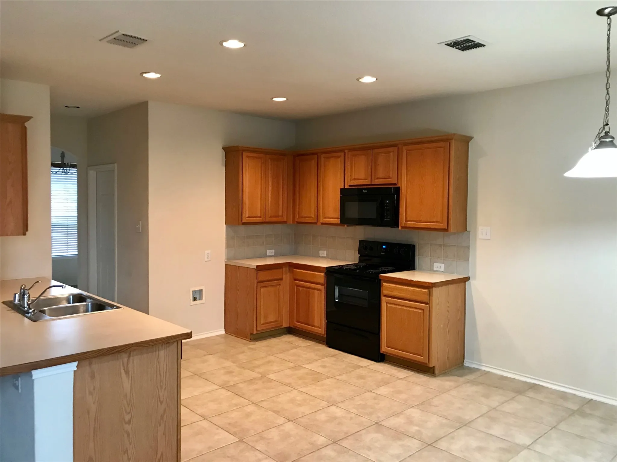 Single Family Residence For Rent in Tarrant County , 413 Mystic River Trail, Fort Worth, Texas 76131, 4 Bedroom, 3 Bathroom, 2 Garage spaces, 2,737 Sqft, built in 2006, mls#21396271, Real Estate Agent in Fort Worth, Homes For Rent in Tarrant county, Homes For Rent in Fort Worth, Realtor in Fort Worth Texas, Real Estate Brokerage Independent Realty Texas, Luminita Cordes Realtor