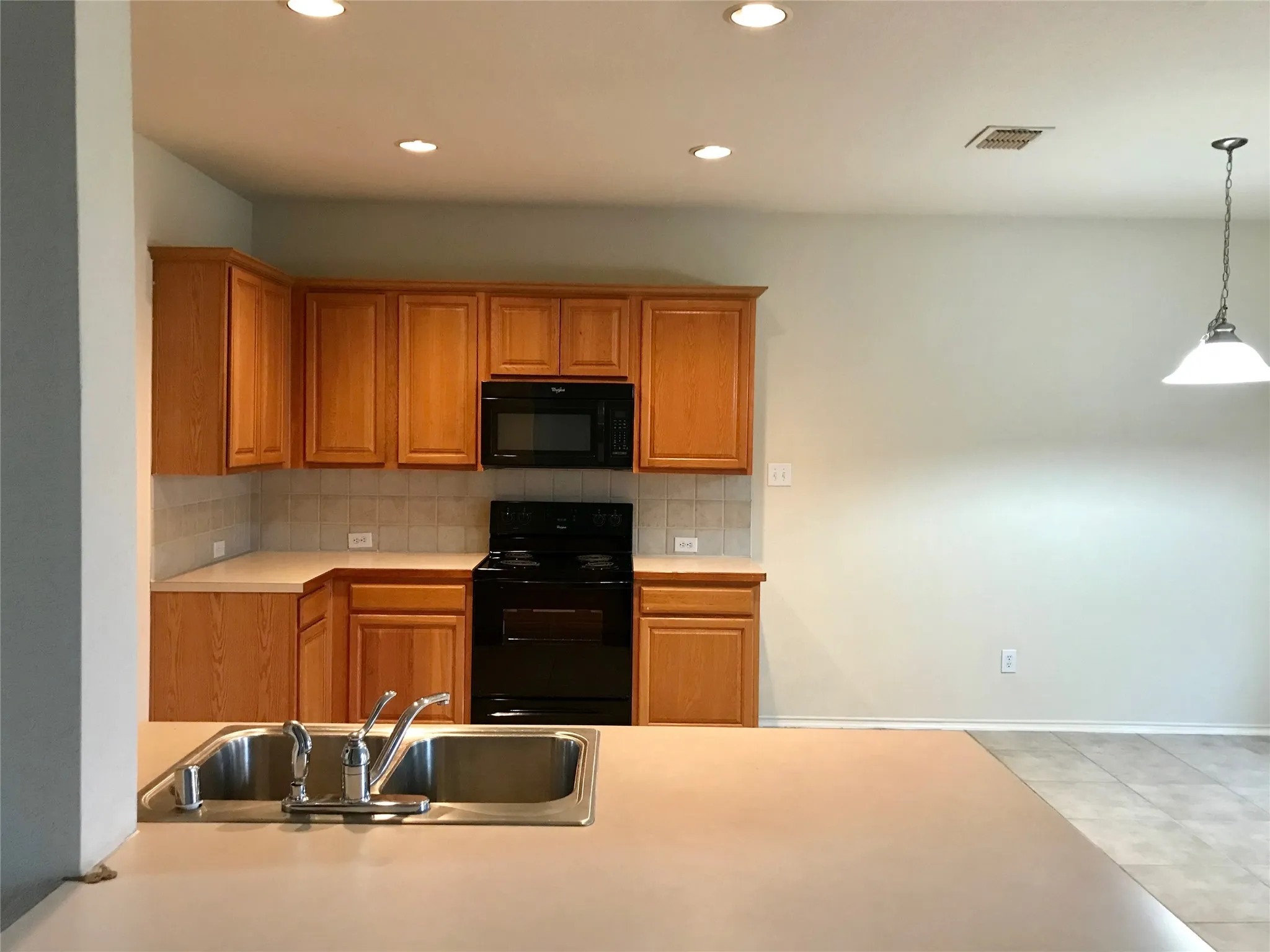 Single Family Residence For Rent in Tarrant County , 413 Mystic River Trail, Fort Worth, Texas 76131, 4 Bedroom, 3 Bathroom, 2 Garage spaces, 2,737 Sqft, built in 2006, mls#21396271, Real Estate Agent in Fort Worth, Homes For Rent in Tarrant county, Homes For Rent in Fort Worth, Realtor in Fort Worth Texas, Real Estate Brokerage Independent Realty Texas, Luminita Cordes Realtor