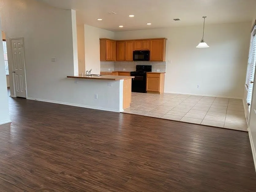 Single Family Residence For Rent in Tarrant County , 413 Mystic River Trail, Fort Worth, Texas 76131, 4 Bedroom, 3 Bathroom, 2 Garage spaces, 2,737 Sqft, built in 2006, mls#21396271, Real Estate Agent in Fort Worth, Homes For Rent in Tarrant county, Homes For Rent in Fort Worth, Realtor in Fort Worth Texas, Real Estate Brokerage Independent Realty Texas, Luminita Cordes Realtor