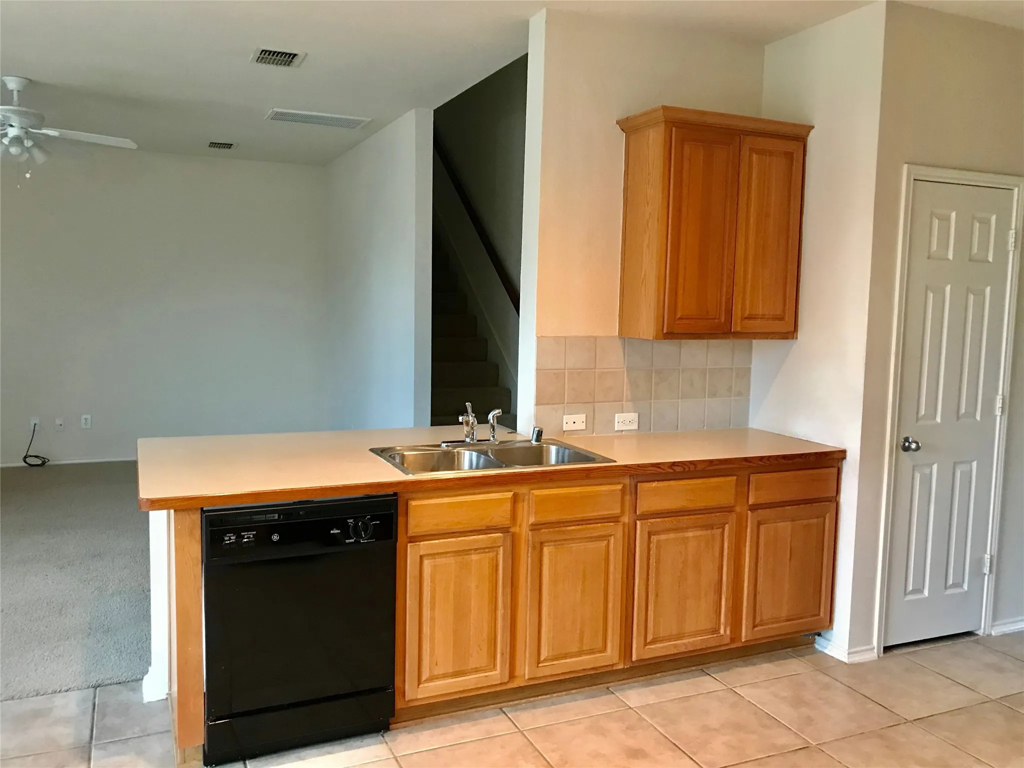 Single Family Residence For Rent in Tarrant County , 413 Mystic River Trail, Fort Worth, Texas 76131, 4 Bedroom, 3 Bathroom, 2 Garage spaces, 2,737 Sqft, built in 2006, mls#21396271, Real Estate Agent in Fort Worth, Homes For Rent in Tarrant county, Homes For Rent in Fort Worth, Realtor in Fort Worth Texas, Real Estate Brokerage Independent Realty Texas, Luminita Cordes Realtor