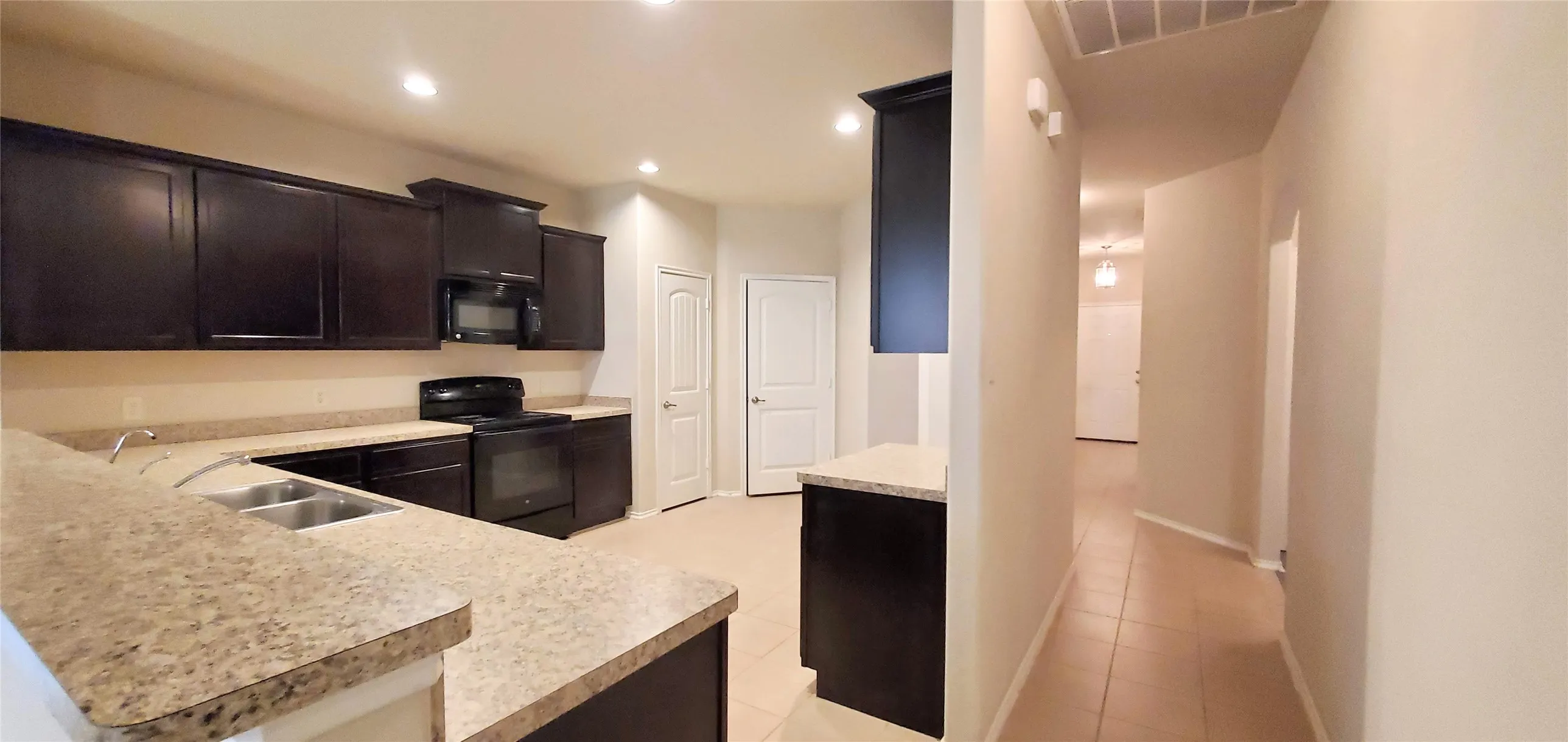 Single Family Residence For Rent in Collin County , 133 Oriole Drive, Anna, Texas 75409, 4 Bedroom, 3 Bathroom, 2 Garage spaces, 2,255 Sqft, built in 2014, mls#21396272, Real Estate Agent in Anna, Homes For Rent in Collin county, Homes For Rent in Anna, Realtor in Anna Texas, Real Estate Brokerage Independent Realty Texas, Luminita Cordes Realtor