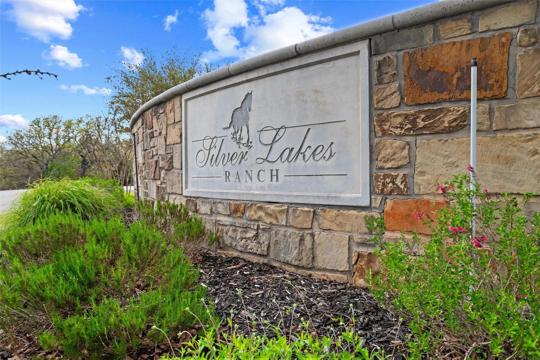 Welcome to Silver Lakes Ranch! Outstanding planned community to call Home!