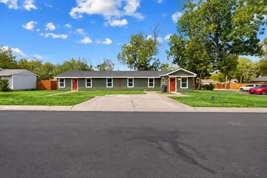 Duplex For Rent in Dallas County , 3905 Orlando Court, Dallas, Texas 75211, 3 Bedroom, 1 Bathroom, Garage spaces, 864 Sqft, built in 1942, mls#21396216, Real Estate Agent in Dallas, Homes For Rent in Dallas county, Homes For Rent in Dallas, Realtor in Dallas Texas, Real Estate Brokerage Independent Realty Texas, Luminita Cordes Realtor