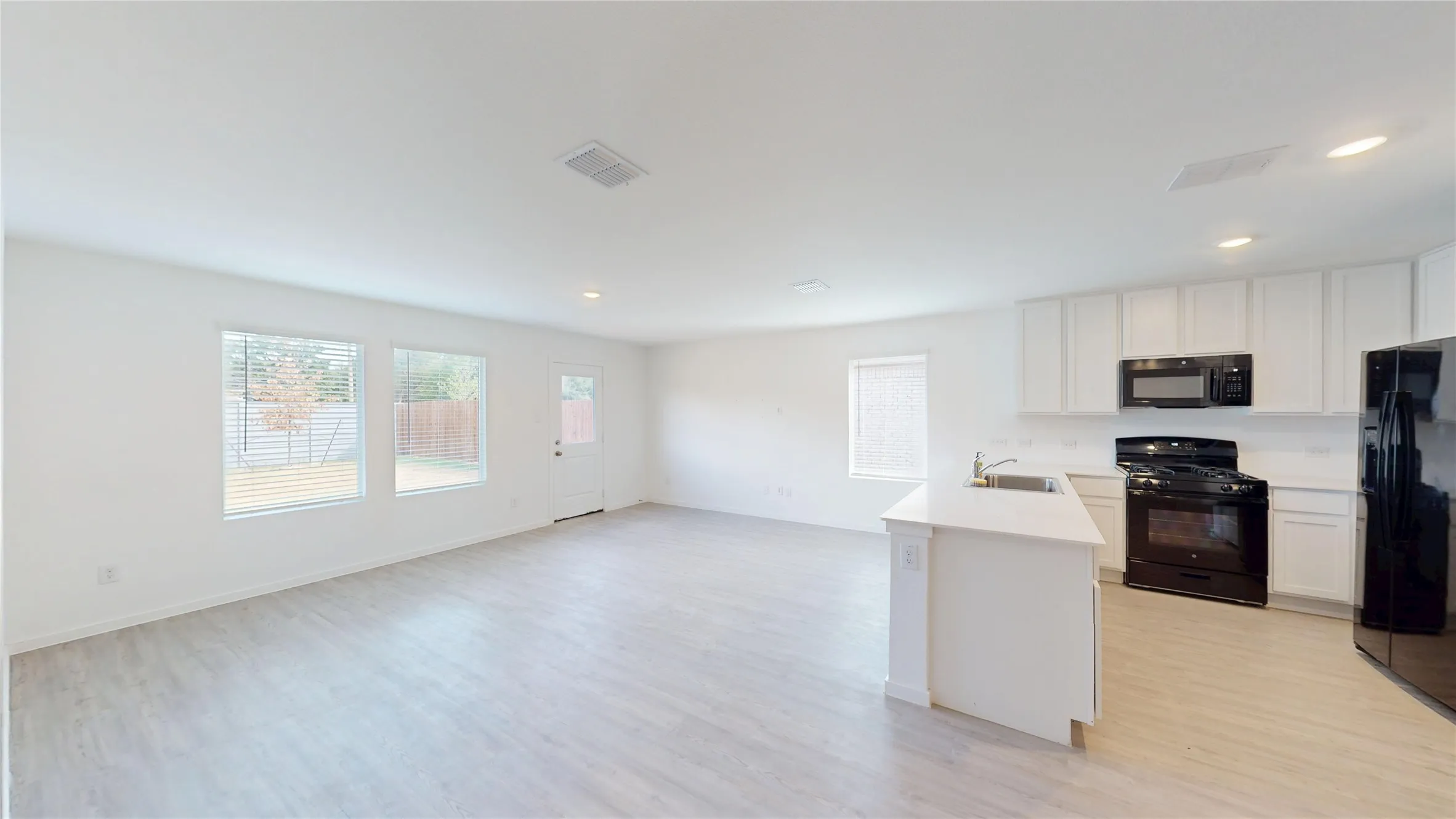 Single Family Residence For Sale in Ellis County , 4952 Stonebridge Drive, Ennis, Texas 75119, 4 Bedroom, 2 Bathroom, 2 Garage spaces, 1,764 Sqft, built in 2024, mls#21394962, Real Estate Agent in Ennis, Homes For Sale in Ellis county, Homes For Sale in Ennis, Realtor in Ennis Texas, Real Estate Brokerage Independent Realty Texas, Luminita Cordes Realtor