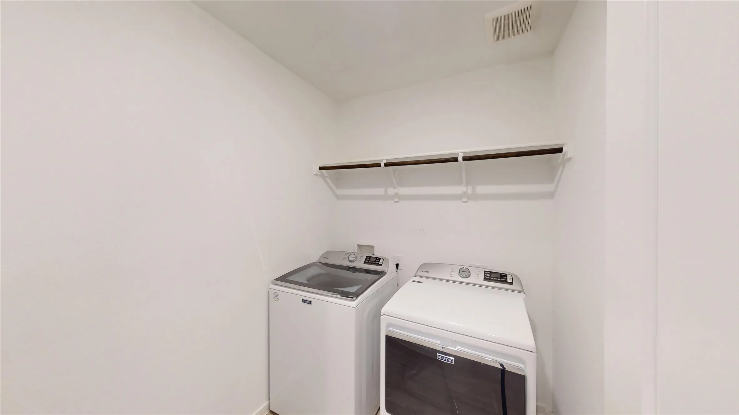 Single Family Residence For Sale in Ellis County , 4952 Stonebridge Drive, Ennis, Texas 75119, 4 Bedroom, 2 Bathroom, 2 Garage spaces, 1,764 Sqft, built in 2024, mls#21394962, Real Estate Agent in Ennis, Homes For Sale in Ellis county, Homes For Sale in Ennis, Realtor in Ennis Texas, Real Estate Brokerage Independent Realty Texas, Luminita Cordes Realtor