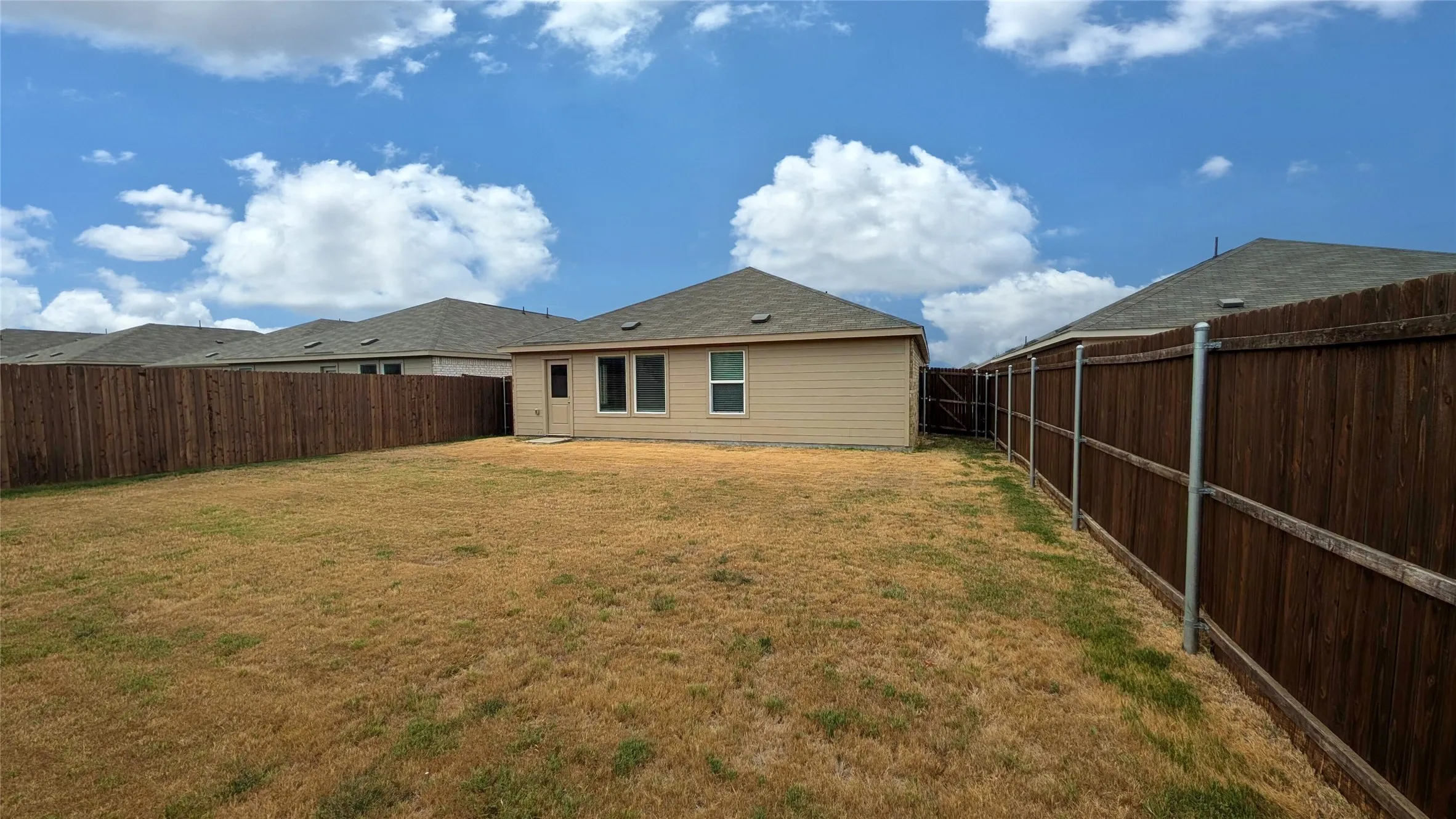 Single Family Residence For Sale in Ellis County , 4952 Stonebridge Drive, Ennis, Texas 75119, 4 Bedroom, 2 Bathroom, 2 Garage spaces, 1,764 Sqft, built in 2024, mls#21394962, Real Estate Agent in Ennis, Homes For Sale in Ellis county, Homes For Sale in Ennis, Realtor in Ennis Texas, Real Estate Brokerage Independent Realty Texas, Luminita Cordes Realtor