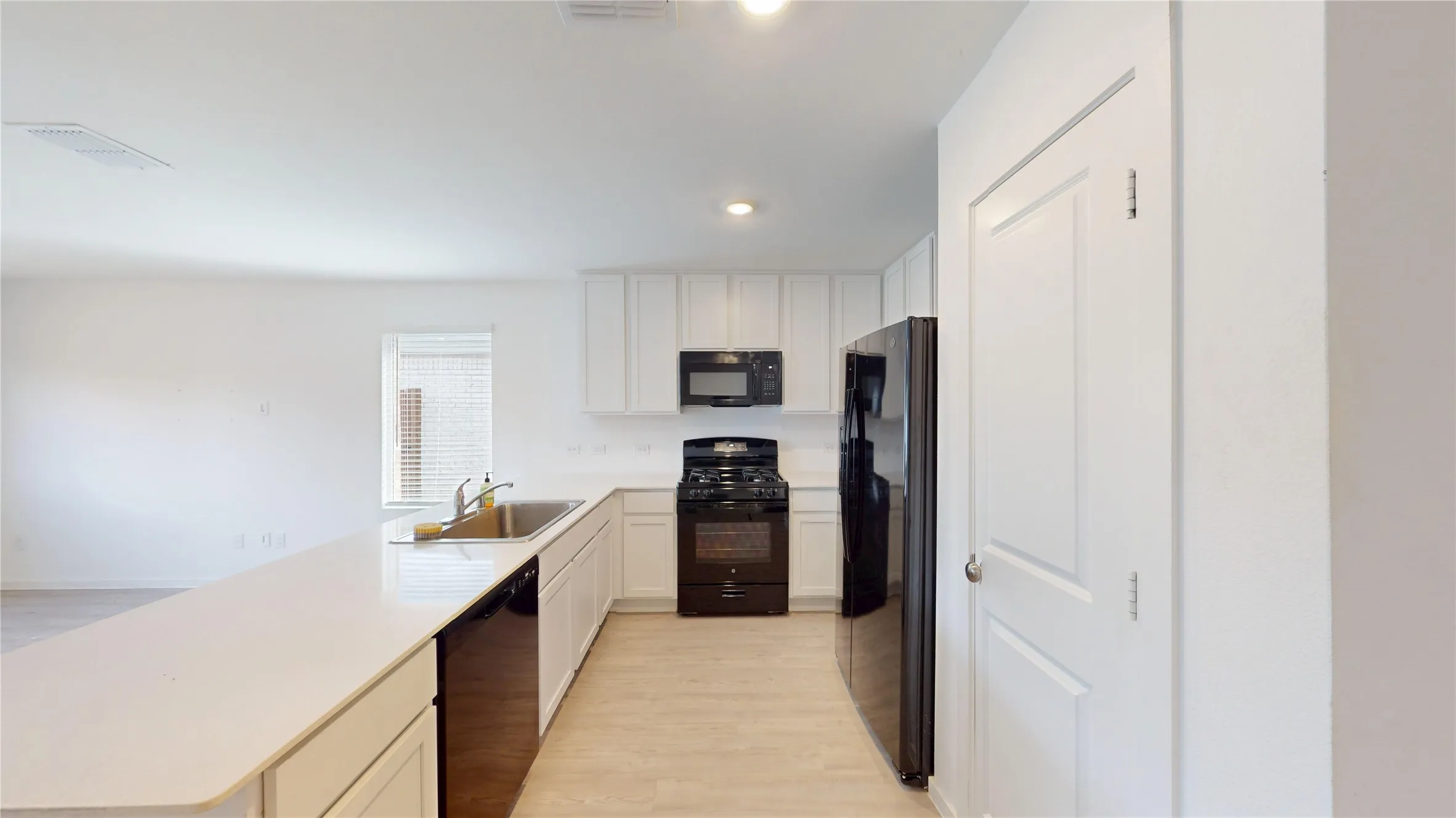 Single Family Residence For Sale in Ellis County , 4952 Stonebridge Drive, Ennis, Texas 75119, 4 Bedroom, 2 Bathroom, 2 Garage spaces, 1,764 Sqft, built in 2024, mls#21394962, Real Estate Agent in Ennis, Homes For Sale in Ellis county, Homes For Sale in Ennis, Realtor in Ennis Texas, Real Estate Brokerage Independent Realty Texas, Luminita Cordes Realtor