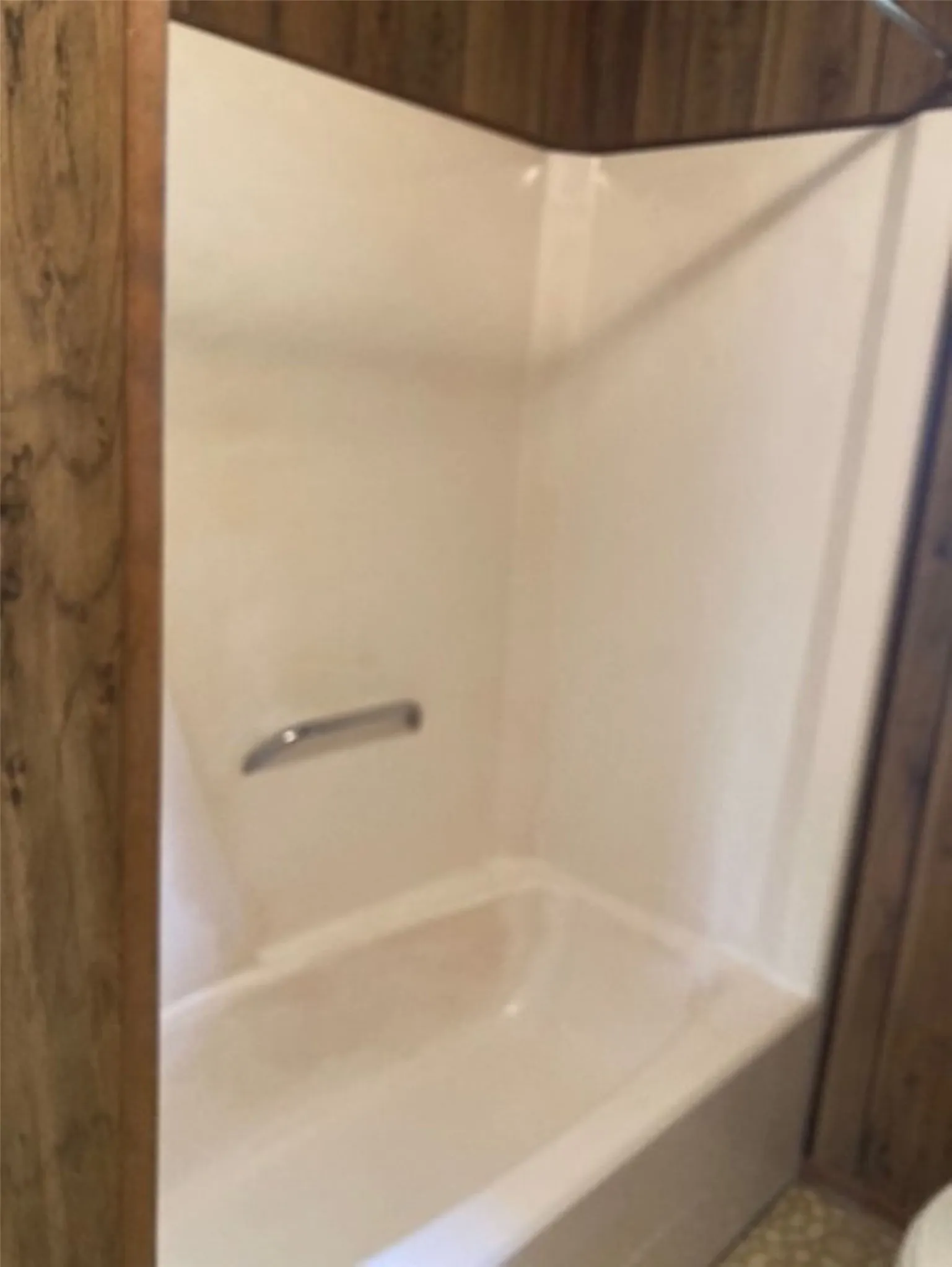 Single Family Residence For Sale in Fannin County , 826 W 9th Street, Bonham, Texas 75418, 2 Bedroom, 1 Bathroom, Garage spaces, 1,088 Sqft, built in 1980, mls#21343385, Real Estate Agent in Bonham, Homes For Sale in Fannin county, Homes For Sale in Bonham, Realtor in Bonham Texas, Real Estate Brokerage Independent Realty Texas, Luminita Cordes Realtor