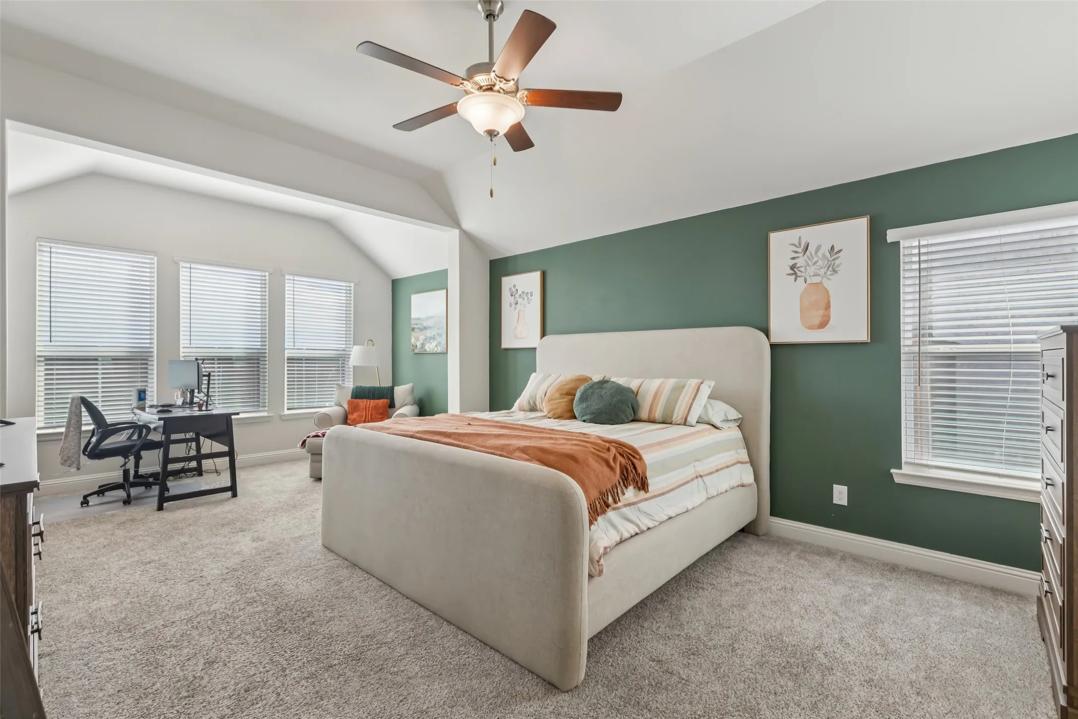Single Family Residence For Sale in Denton County , 16500 Sunnyland Drive, Celina, Texas 75009, 4 Bedroom, 3 Bathroom, 2 Garage spaces, 2,509 Sqft, built in 2021, mls#21367620, Real Estate Agent in Celina, Homes For Sale in Denton county, Homes For Sale in Celina, Realtor in Celina Texas, Real Estate Brokerage Independent Realty Texas, Luminita Cordes Realtor