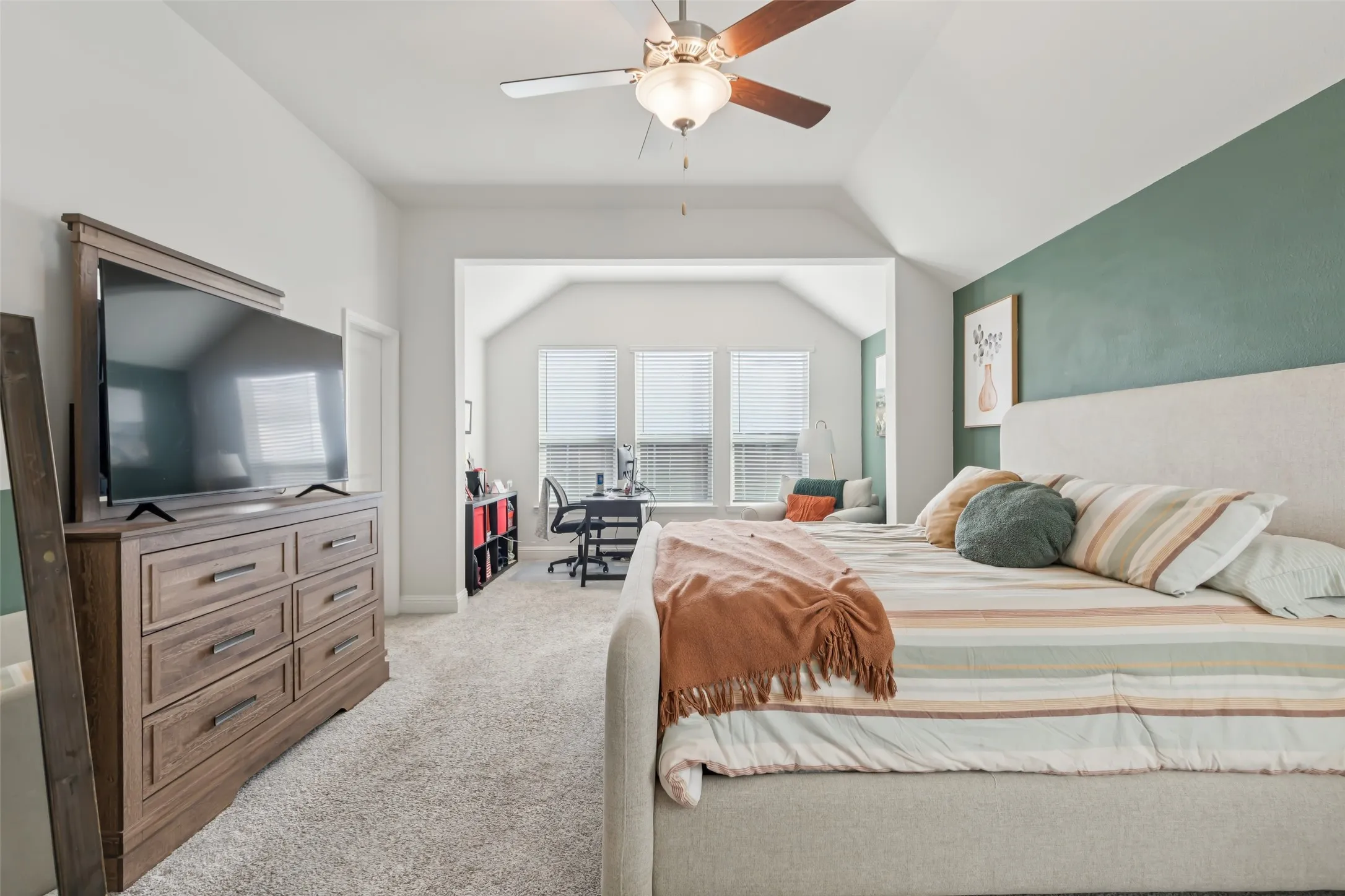 Single Family Residence For Sale in Denton County , 16500 Sunnyland Drive, Celina, Texas 75009, 4 Bedroom, 3 Bathroom, 2 Garage spaces, 2,509 Sqft, built in 2021, mls#21367620, Real Estate Agent in Celina, Homes For Sale in Denton county, Homes For Sale in Celina, Realtor in Celina Texas, Real Estate Brokerage Independent Realty Texas, Luminita Cordes Realtor