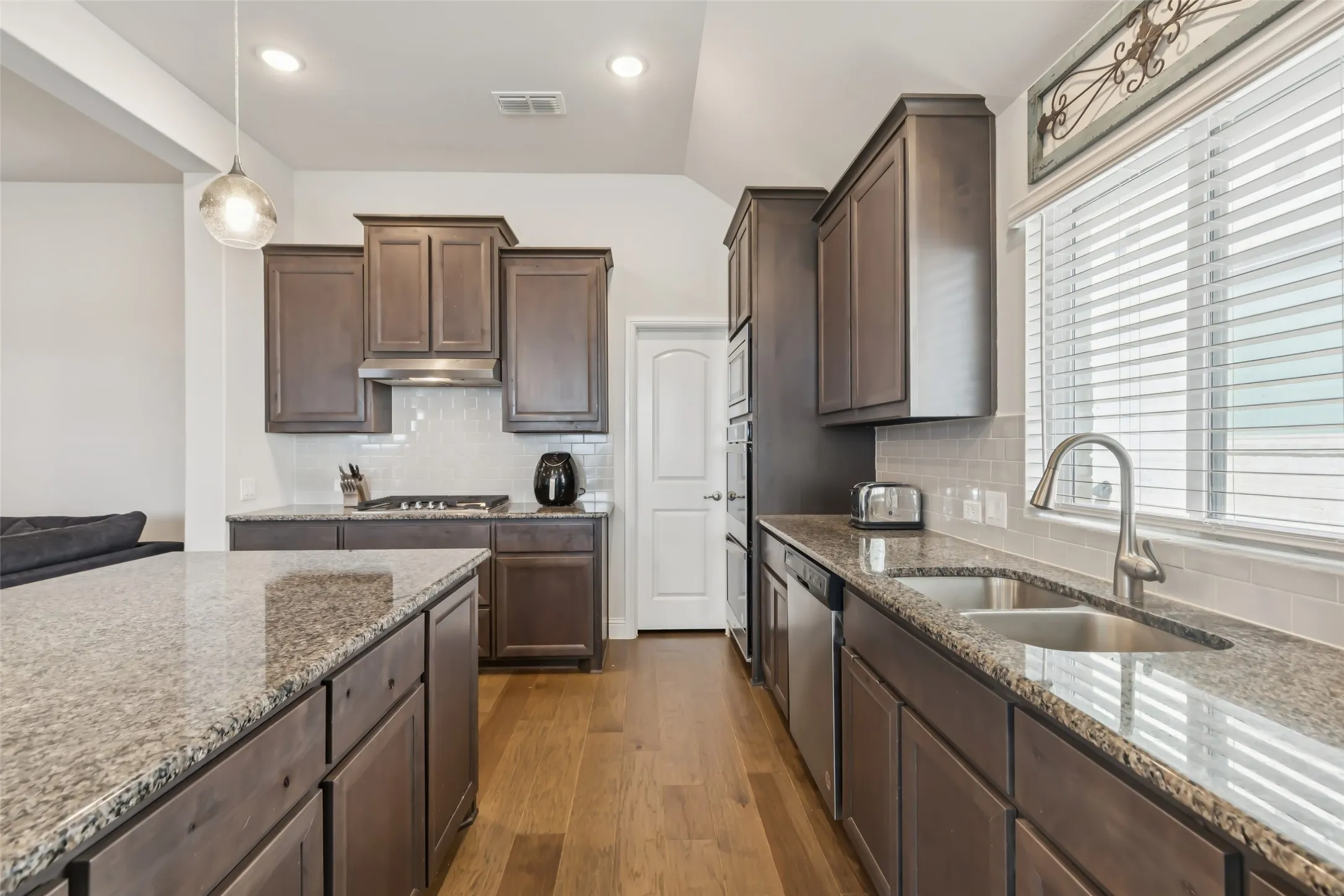 Single Family Residence For Sale in Denton County , 16500 Sunnyland Drive, Celina, Texas 75009, 4 Bedroom, 3 Bathroom, 2 Garage spaces, 2,509 Sqft, built in 2021, mls#21367620, Real Estate Agent in Celina, Homes For Sale in Denton county, Homes For Sale in Celina, Realtor in Celina Texas, Real Estate Brokerage Independent Realty Texas, Luminita Cordes Realtor