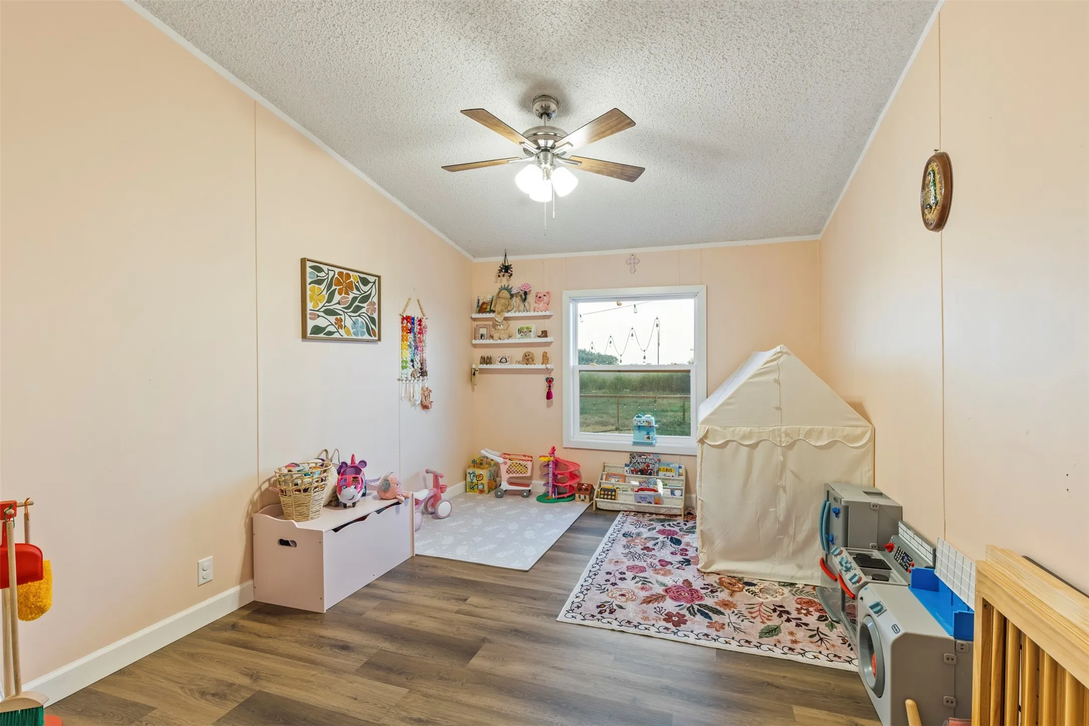 Mobile Home For Sale in Ellis County , 420 Choice Drive, Palmer, Texas 75152, 3 Bedroom, 2 Bathroom, 2 Garage spaces, 1,984 Sqft, built in 1999, mls#21394334, Real Estate Agent in Palmer, Homes For Sale in Ellis county, Homes For Sale in Palmer, Realtor in Palmer Texas, Real Estate Brokerage Independent Realty Texas, Luminita Cordes Realtor