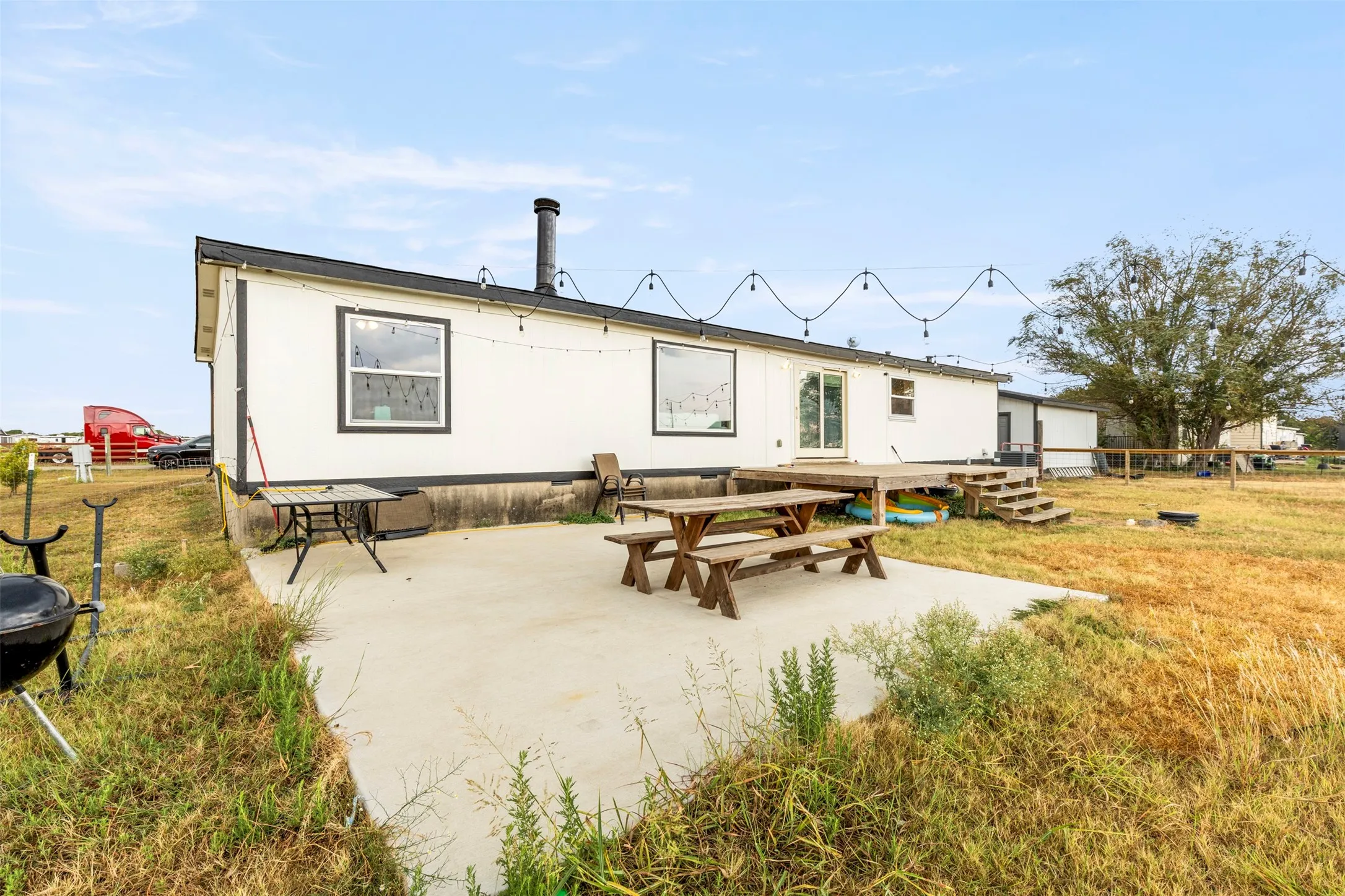 Mobile Home For Sale in Ellis County , 420 Choice Drive, Palmer, Texas 75152, 3 Bedroom, 2 Bathroom, 2 Garage spaces, 1,984 Sqft, built in 1999, mls#21394334, Real Estate Agent in Palmer, Homes For Sale in Ellis county, Homes For Sale in Palmer, Realtor in Palmer Texas, Real Estate Brokerage Independent Realty Texas, Luminita Cordes Realtor