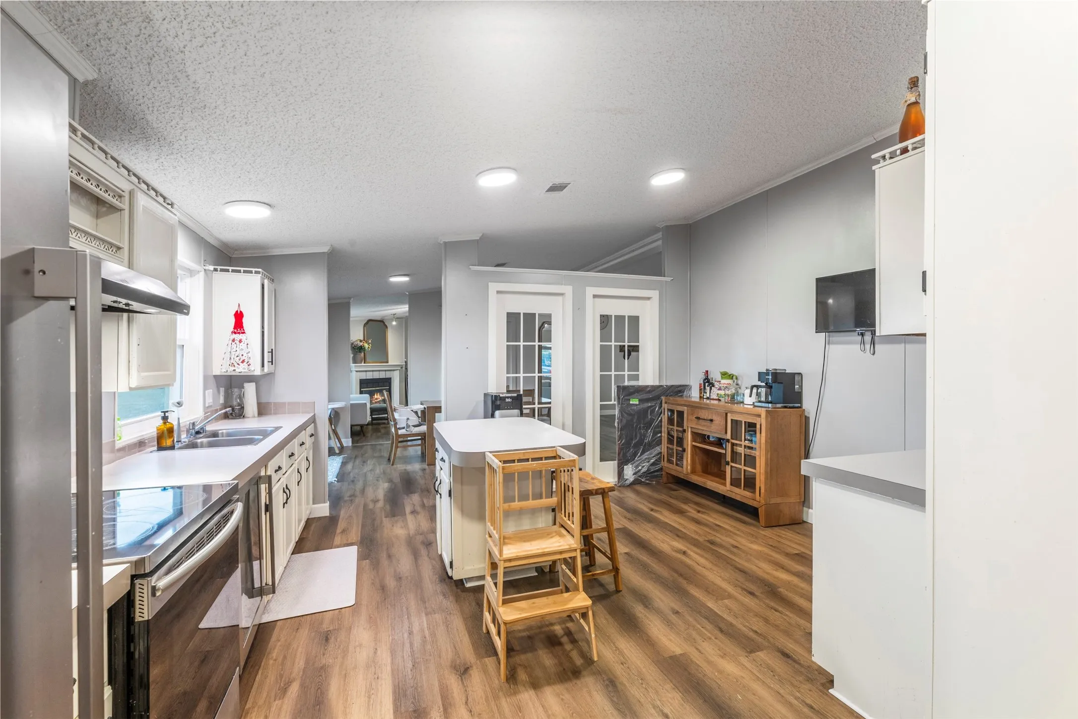 Mobile Home For Sale in Ellis County , 420 Choice Drive, Palmer, Texas 75152, 3 Bedroom, 2 Bathroom, 2 Garage spaces, 1,984 Sqft, built in 1999, mls#21394334, Real Estate Agent in Palmer, Homes For Sale in Ellis county, Homes For Sale in Palmer, Realtor in Palmer Texas, Real Estate Brokerage Independent Realty Texas, Luminita Cordes Realtor