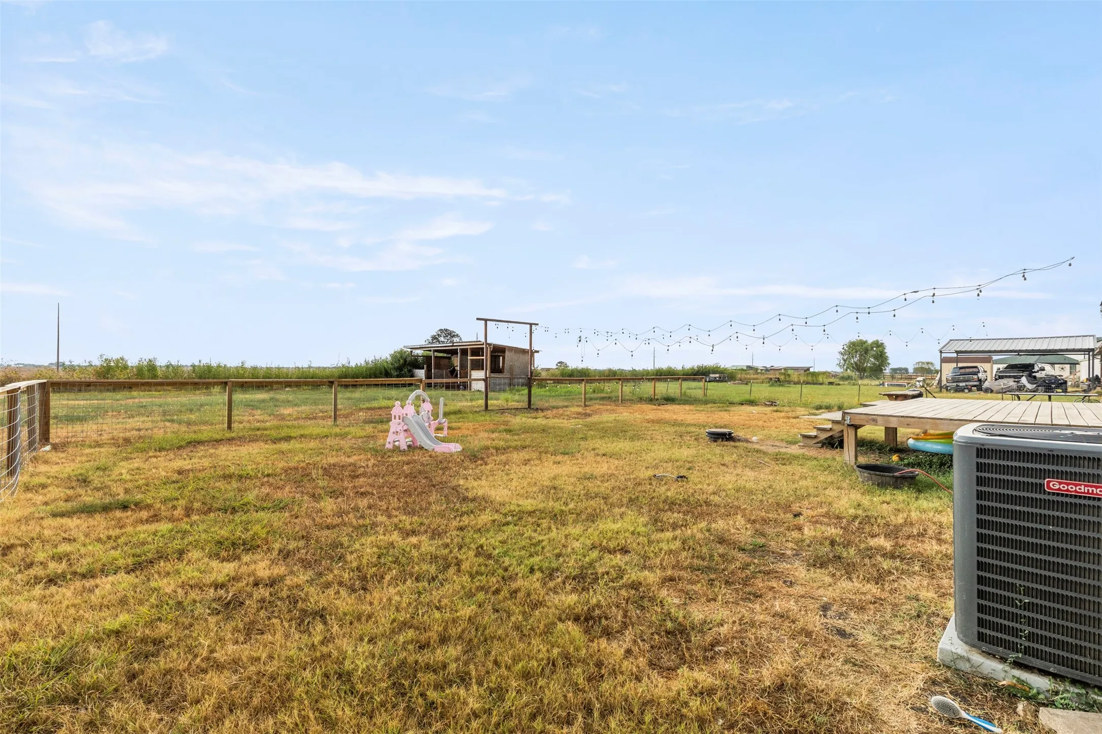Mobile Home For Sale in Ellis County , 420 Choice Drive, Palmer, Texas 75152, 3 Bedroom, 2 Bathroom, 2 Garage spaces, 1,984 Sqft, built in 1999, mls#21394334, Real Estate Agent in Palmer, Homes For Sale in Ellis county, Homes For Sale in Palmer, Realtor in Palmer Texas, Real Estate Brokerage Independent Realty Texas, Luminita Cordes Realtor