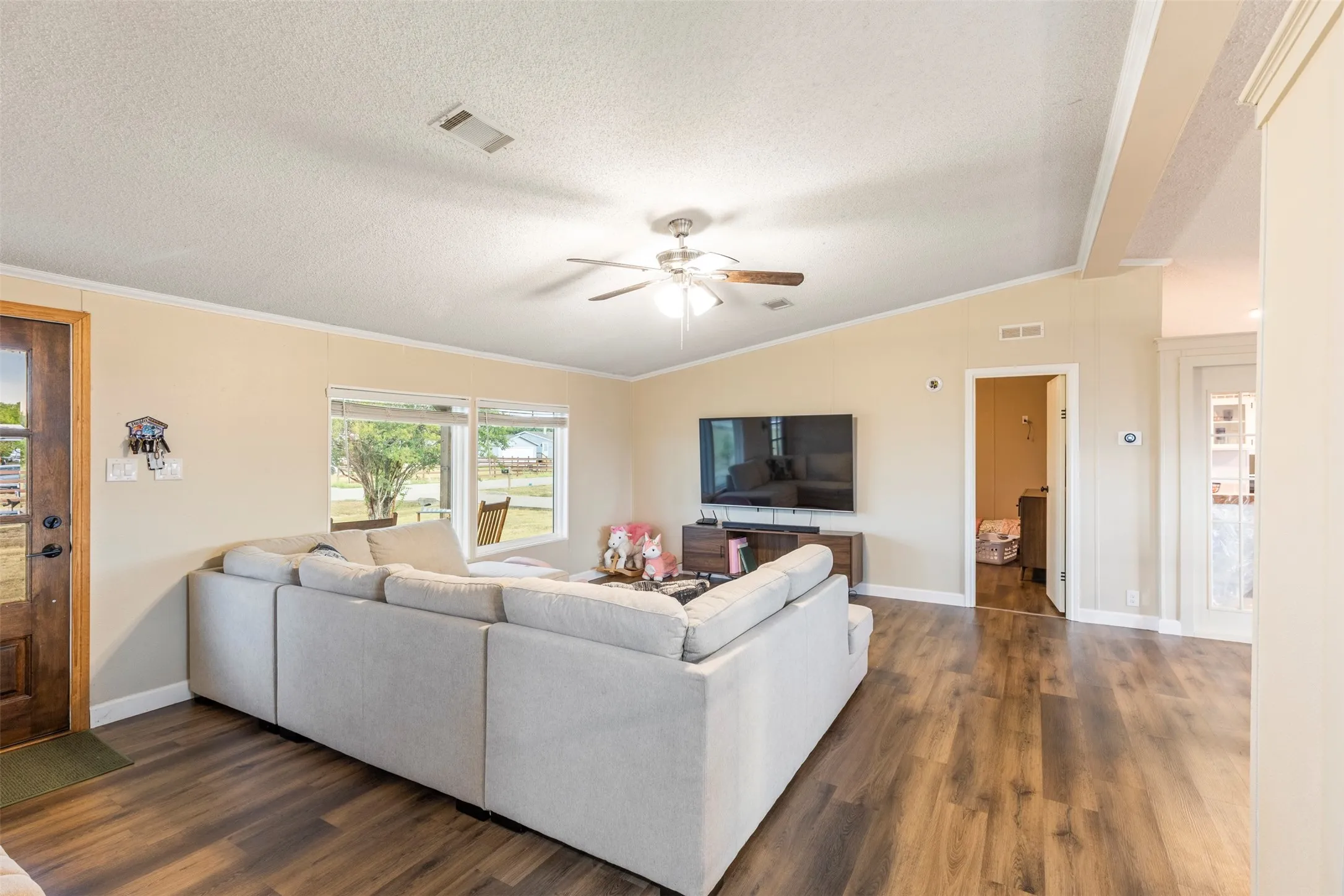 Mobile Home For Sale in Ellis County , 420 Choice Drive, Palmer, Texas 75152, 3 Bedroom, 2 Bathroom, 2 Garage spaces, 1,984 Sqft, built in 1999, mls#21394334, Real Estate Agent in Palmer, Homes For Sale in Ellis county, Homes For Sale in Palmer, Realtor in Palmer Texas, Real Estate Brokerage Independent Realty Texas, Luminita Cordes Realtor