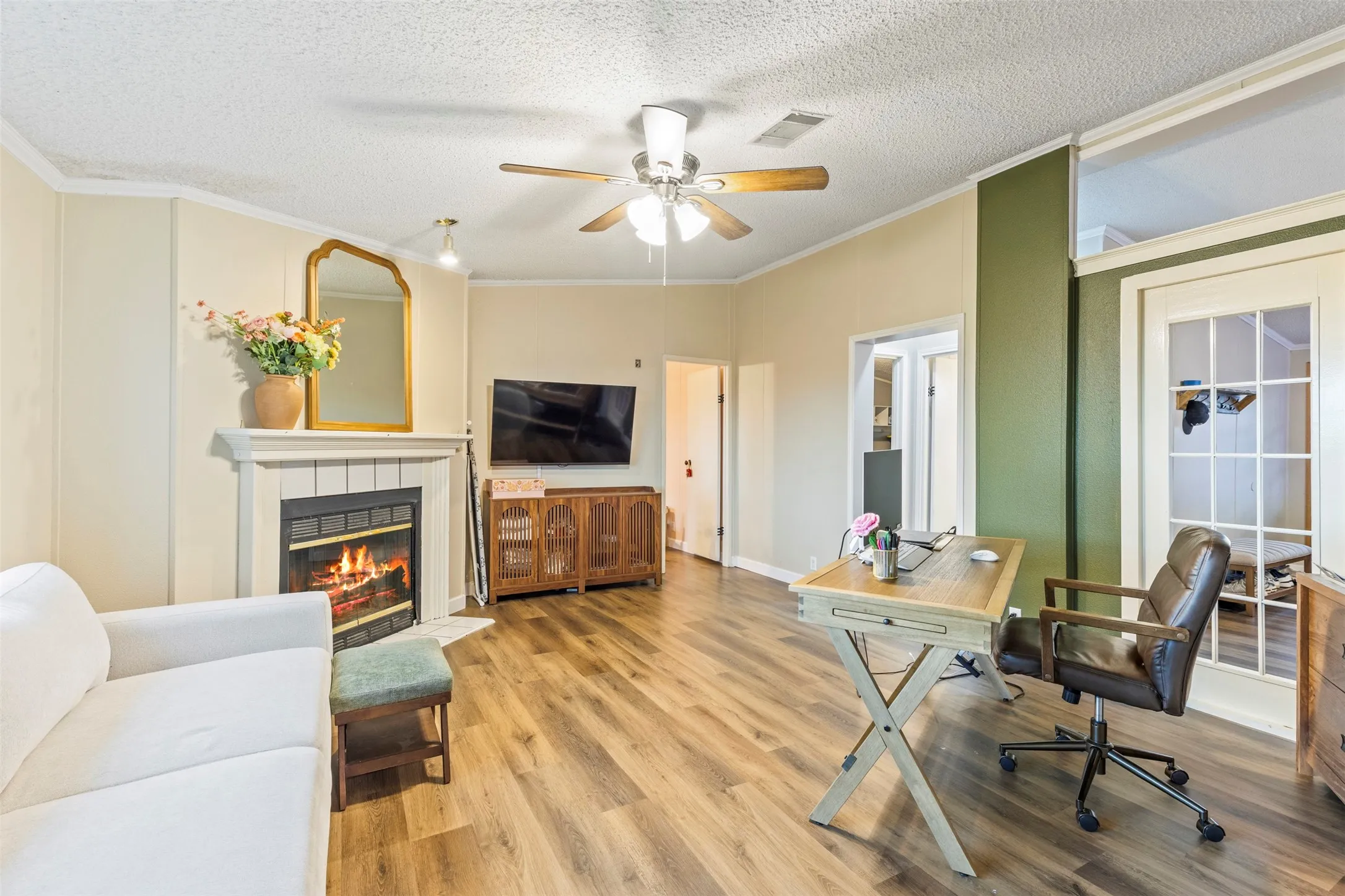 Mobile Home For Sale in Ellis County , 420 Choice Drive, Palmer, Texas 75152, 3 Bedroom, 2 Bathroom, 2 Garage spaces, 1,984 Sqft, built in 1999, mls#21394334, Real Estate Agent in Palmer, Homes For Sale in Ellis county, Homes For Sale in Palmer, Realtor in Palmer Texas, Real Estate Brokerage Independent Realty Texas, Luminita Cordes Realtor