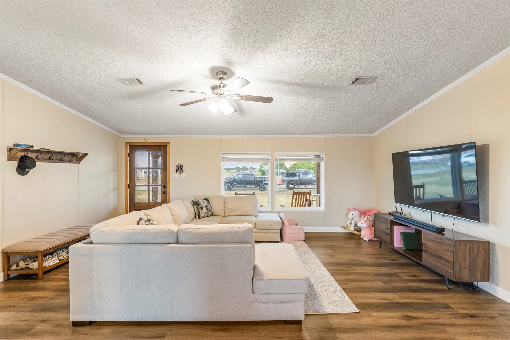 Mobile Home For Sale in Ellis County , 420 Choice Drive, Palmer, Texas 75152, 3 Bedroom, 2 Bathroom, 2 Garage spaces, 1,984 Sqft, built in 1999, mls#21394334, Real Estate Agent in Palmer, Homes For Sale in Ellis county, Homes For Sale in Palmer, Realtor in Palmer Texas, Real Estate Brokerage Independent Realty Texas, Luminita Cordes Realtor