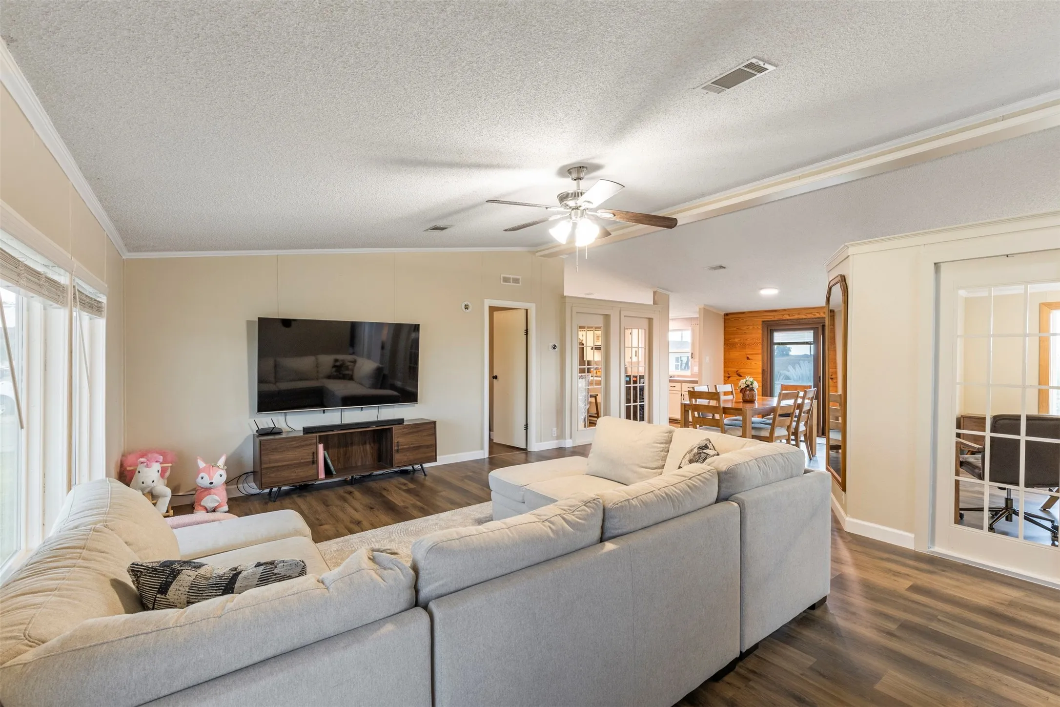 Mobile Home For Sale in Ellis County , 420 Choice Drive, Palmer, Texas 75152, 3 Bedroom, 2 Bathroom, 2 Garage spaces, 1,984 Sqft, built in 1999, mls#21394334, Real Estate Agent in Palmer, Homes For Sale in Ellis county, Homes For Sale in Palmer, Realtor in Palmer Texas, Real Estate Brokerage Independent Realty Texas, Luminita Cordes Realtor