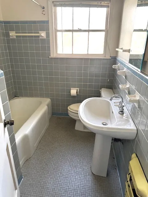 Single Family Residence For Sale in Dallas County , 6615 Day Street, Dallas, Texas 75227, 2 Bedroom, 1 Bathroom, 1 Garage spaces, 1,160 Sqft, built in 1950, mls#21396290, Real Estate Agent in Dallas, Homes For Sale in Dallas county, Homes For Sale in Dallas, Realtor in Dallas Texas, Real Estate Brokerage Independent Realty Texas, Luminita Cordes Realtor