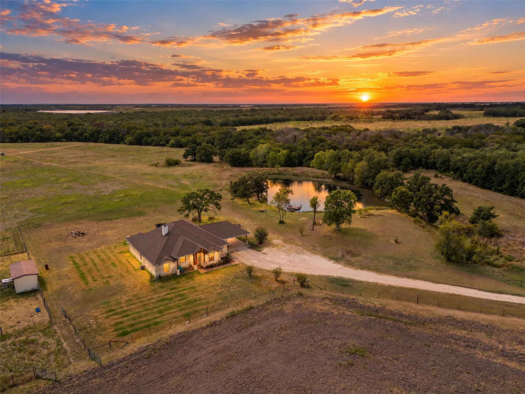 Farm For Sale in Limestone County , 1500 Lcr 102, Mount Calm, Texas 76673, 4 Bedroom, 3 Bathroom, Garage spaces, 2,703 Sqft, built in 2010, mls#21395626, Real Estate Agent in Mount Calm, Homes For Sale in Limestone county, Homes For Sale in Mount Calm, Realtor in Mount Calm Texas, Real Estate Brokerage Independent Realty Texas, Luminita Cordes Realtor