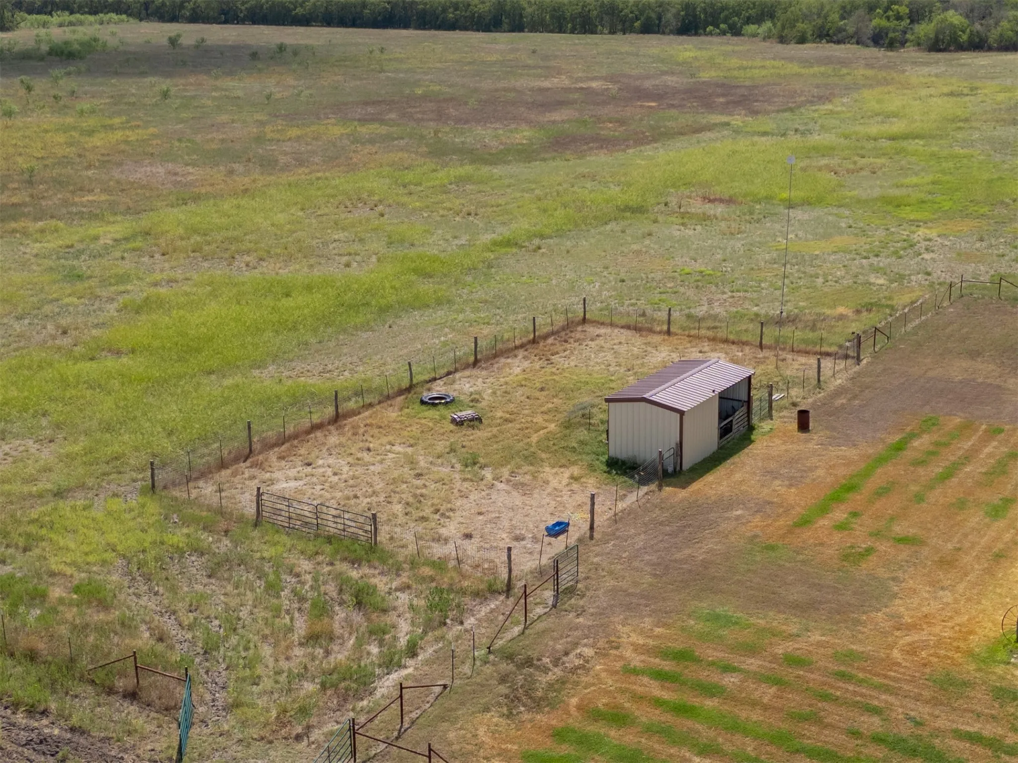 Farm For Sale in Limestone County , 1500 Lcr 102, Mount Calm, Texas 76673, 4 Bedroom, 3 Bathroom, Garage spaces, 2,703 Sqft, built in 2010, mls#21395626, Real Estate Agent in Mount Calm, Homes For Sale in Limestone county, Homes For Sale in Mount Calm, Realtor in Mount Calm Texas, Real Estate Brokerage Independent Realty Texas, Luminita Cordes Realtor