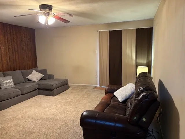 Single Family Residence For Sale in Dallas County , 1909 Bosque Drive, Garland, Texas 75040, 3 Bedroom, 2 Bathroom, 2 Garage spaces, 1,434 Sqft, built in 1971, mls#21396296, Real Estate Agent in Garland, Homes For Sale in Dallas county, Homes For Sale in Garland, Realtor in Garland Texas, Real Estate Brokerage Independent Realty Texas, Luminita Cordes Realtor