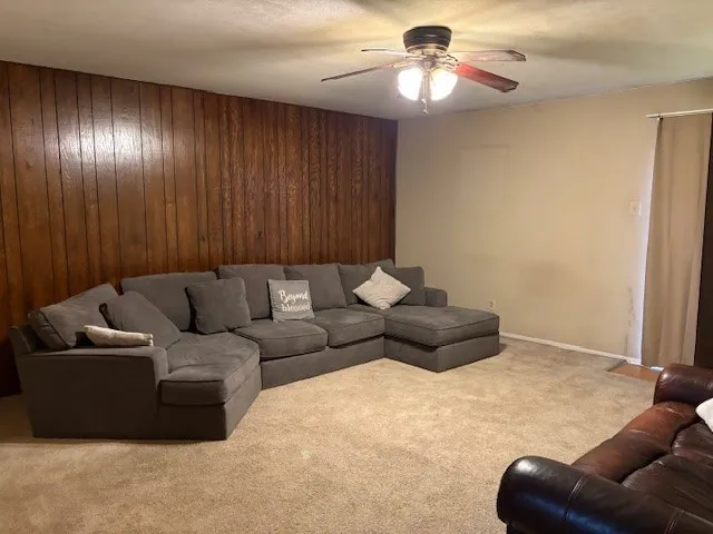 Single Family Residence For Sale in Dallas County , 1909 Bosque Drive, Garland, Texas 75040, 3 Bedroom, 2 Bathroom, 2 Garage spaces, 1,434 Sqft, built in 1971, mls#21396296, Real Estate Agent in Garland, Homes For Sale in Dallas county, Homes For Sale in Garland, Realtor in Garland Texas, Real Estate Brokerage Independent Realty Texas, Luminita Cordes Realtor