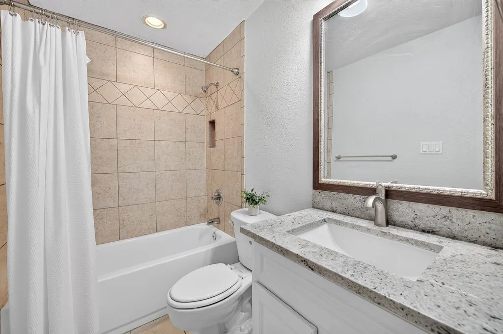 Single Family Residence For Sale in Tarrant County , 7208 Romford Way, North Richland Hills, Texas 76182, 3 Bedroom, 2 Bathroom, 1 Garage spaces, 1,361 Sqft, built in 1977, mls#21396263, Real Estate Agent in North Richland Hills, Homes For Sale in Tarrant county, Homes For Sale in North Richland Hills, Realtor in North Richland Hills Texas, Real Estate Brokerage Independent Realty Texas, Luminita Cordes Realtor
