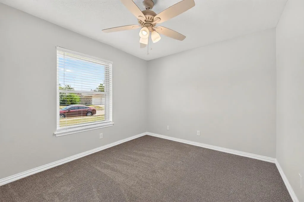 Single Family Residence For Sale in Tarrant County , 7208 Romford Way, North Richland Hills, Texas 76182, 3 Bedroom, 2 Bathroom, 1 Garage spaces, 1,361 Sqft, built in 1977, mls#21396263, Real Estate Agent in North Richland Hills, Homes For Sale in Tarrant county, Homes For Sale in North Richland Hills, Realtor in North Richland Hills Texas, Real Estate Brokerage Independent Realty Texas, Luminita Cordes Realtor