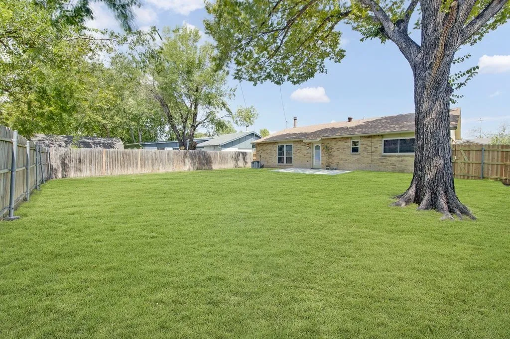 Single Family Residence For Sale in Tarrant County , 7208 Romford Way, North Richland Hills, Texas 76182, 3 Bedroom, 2 Bathroom, 1 Garage spaces, 1,361 Sqft, built in 1977, mls#21396263, Real Estate Agent in North Richland Hills, Homes For Sale in Tarrant county, Homes For Sale in North Richland Hills, Realtor in North Richland Hills Texas, Real Estate Brokerage Independent Realty Texas, Luminita Cordes Realtor