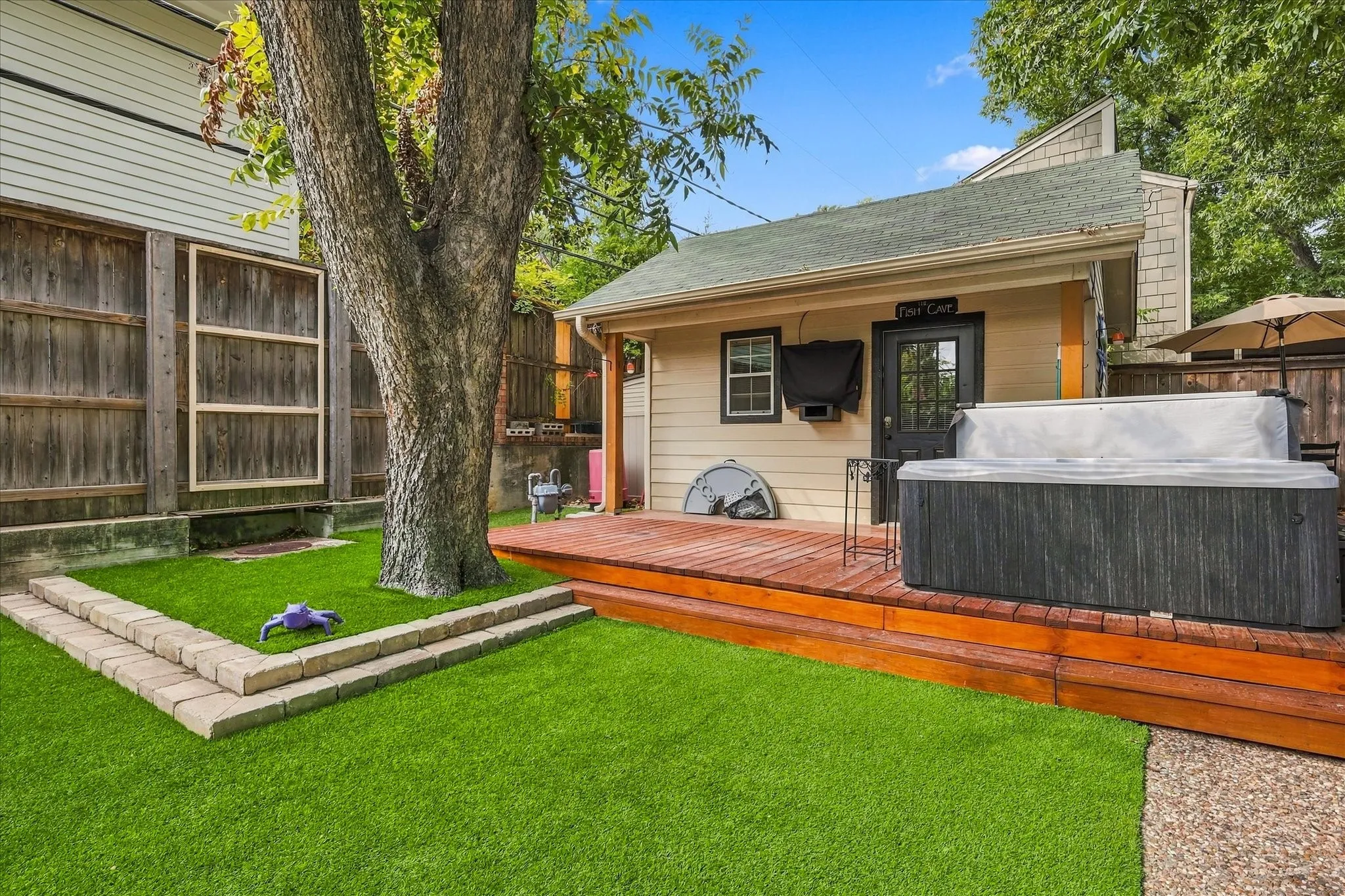 Single Family Residence For Sale in Tarrant County , 1500 Clover Lane, Fort Worth, Texas 76107, 4 Bedroom, 3 Bathroom, Garage spaces, 2,376 Sqft, built in 1924, mls#21395932, Real Estate Agent in Fort Worth, Homes For Sale in Tarrant county, Homes For Sale in Fort Worth, Realtor in Fort Worth Texas, Real Estate Brokerage Independent Realty Texas, Luminita Cordes Realtor