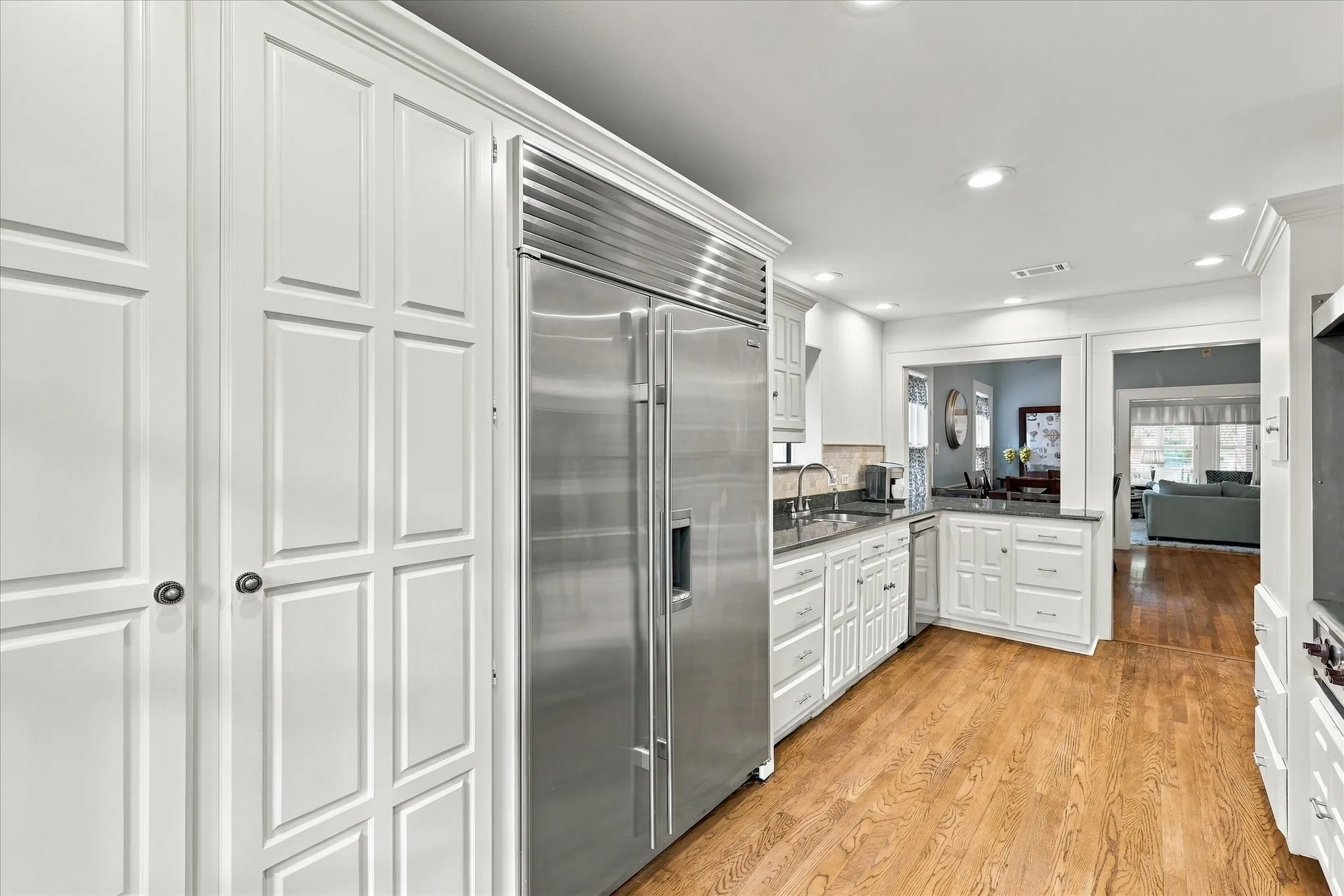 Single Family Residence For Sale in Tarrant County , 1500 Clover Lane, Fort Worth, Texas 76107, 4 Bedroom, 3 Bathroom, Garage spaces, 2,376 Sqft, built in 1924, mls#21395932, Real Estate Agent in Fort Worth, Homes For Sale in Tarrant county, Homes For Sale in Fort Worth, Realtor in Fort Worth Texas, Real Estate Brokerage Independent Realty Texas, Luminita Cordes Realtor